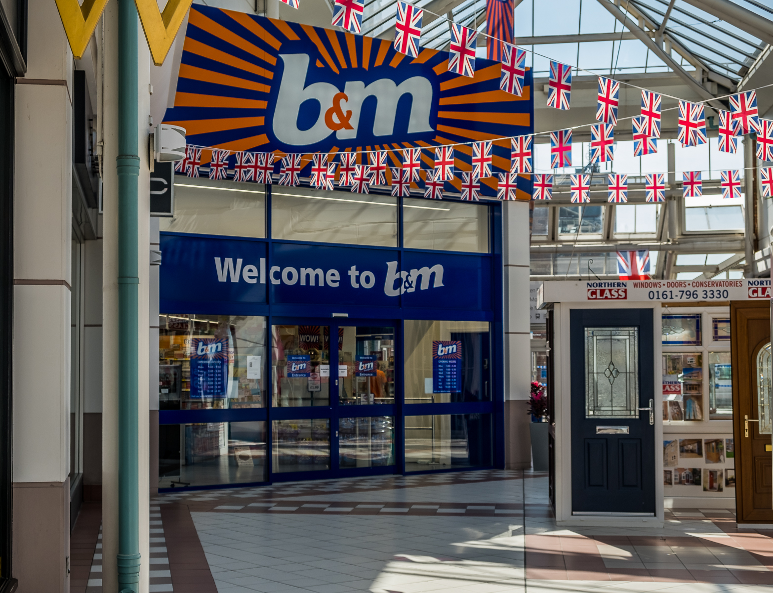 B&M Store