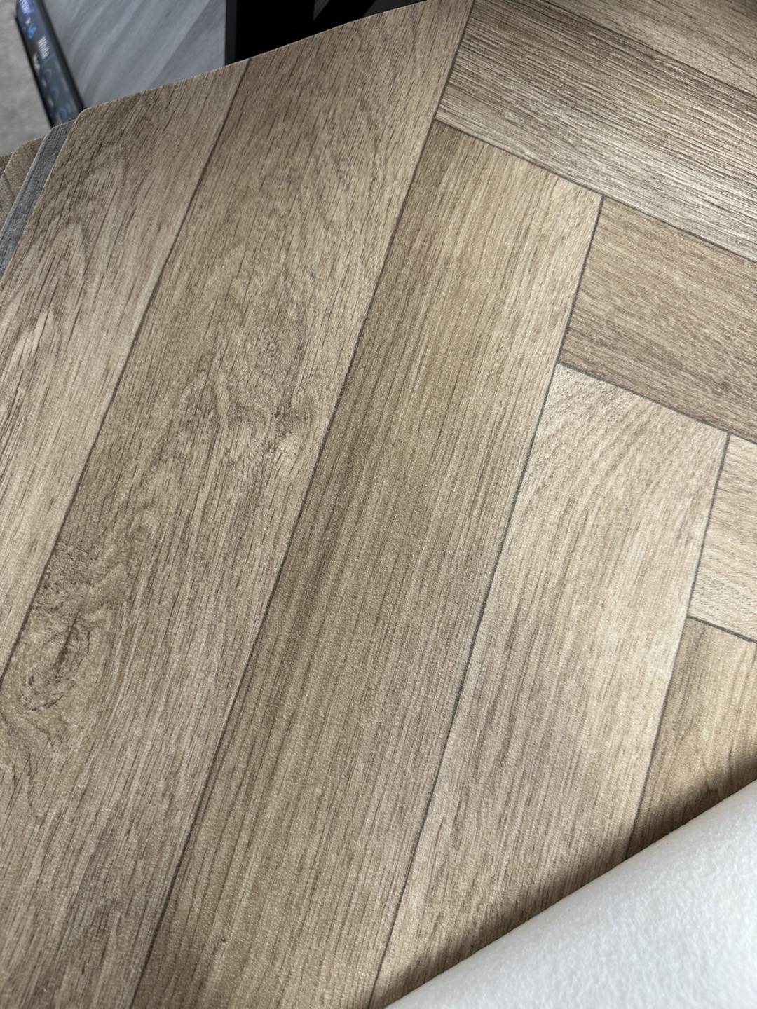 Lakeland Carpets & Beds