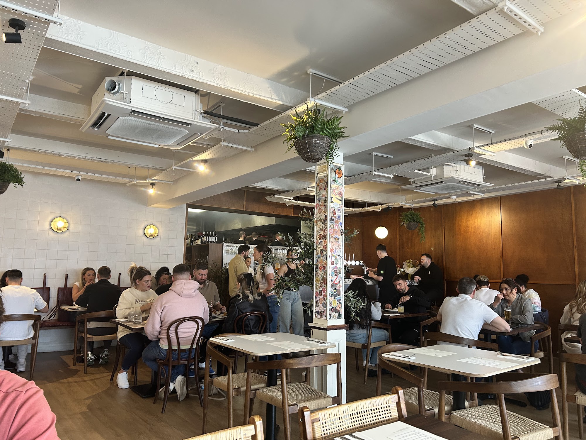 Cafe Continental 5 Melbourne St, Stalybridge
