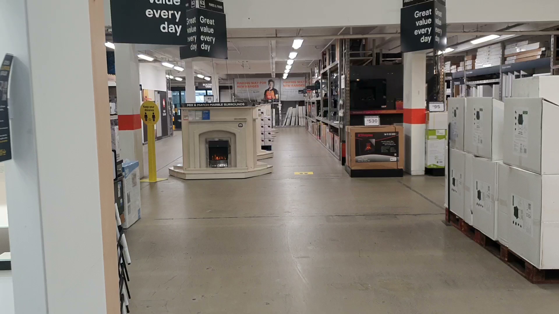 B&Q Hedge End