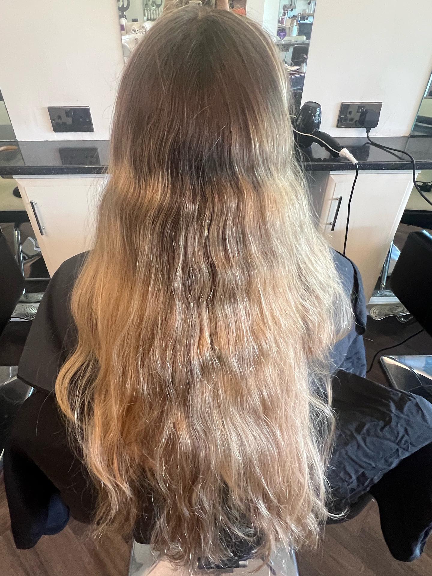 Salon 100