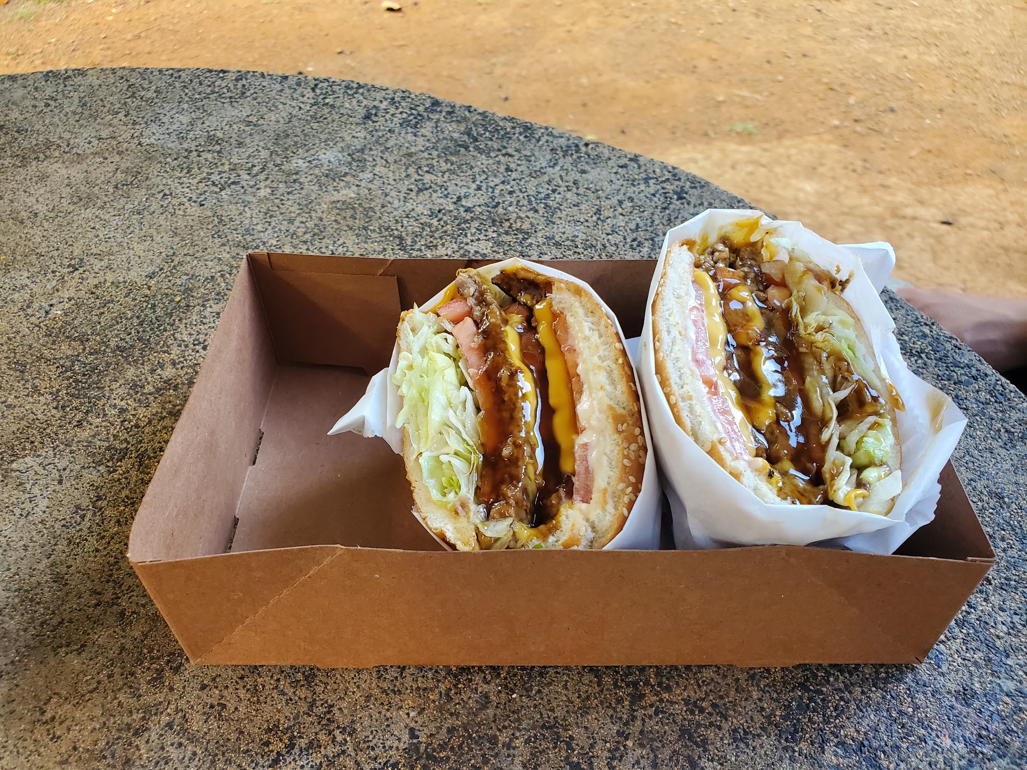 Duane's Ono-Char Burger Anahola