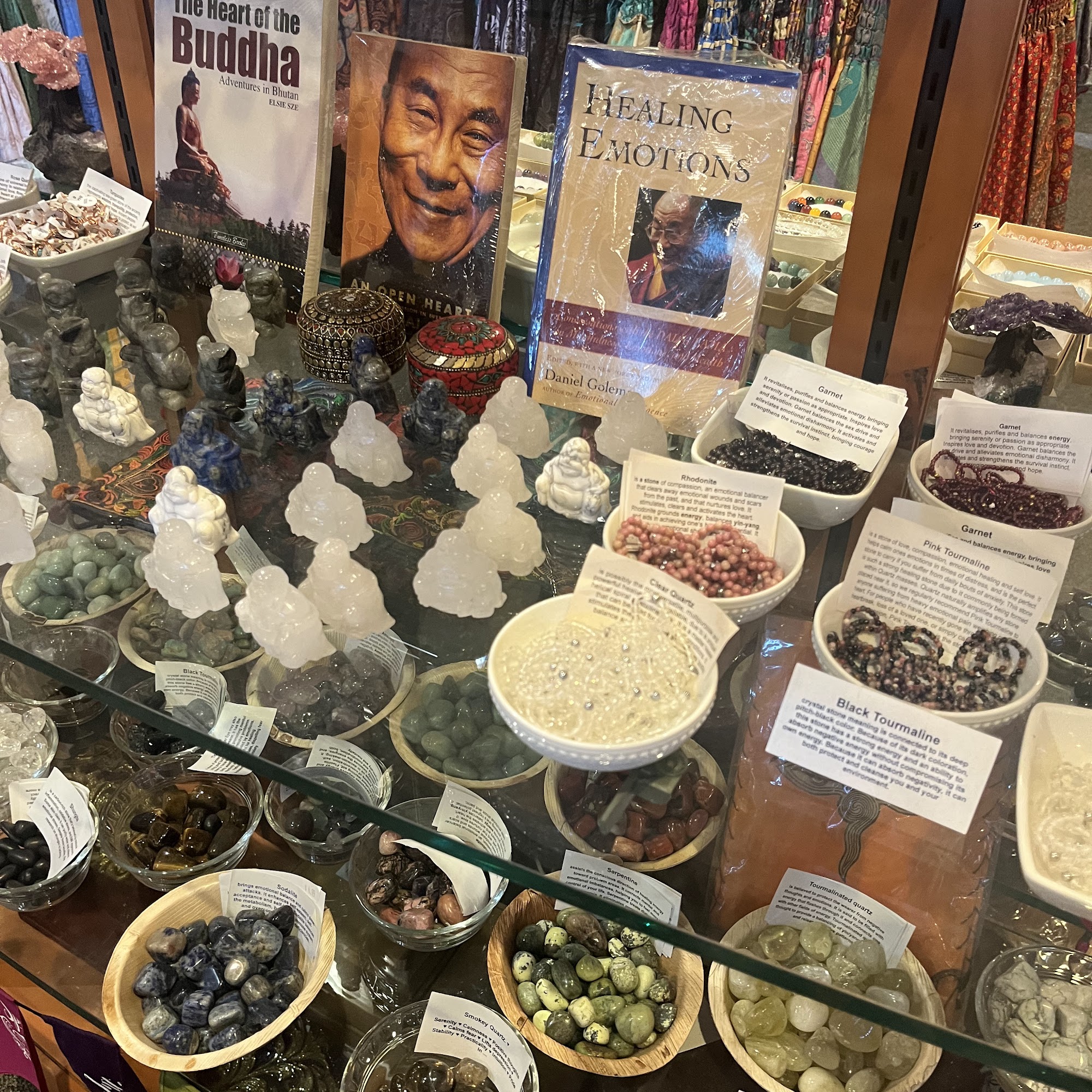 Ocean Queen: Himalayan Handicraft Tibetan Shop Haleiwa