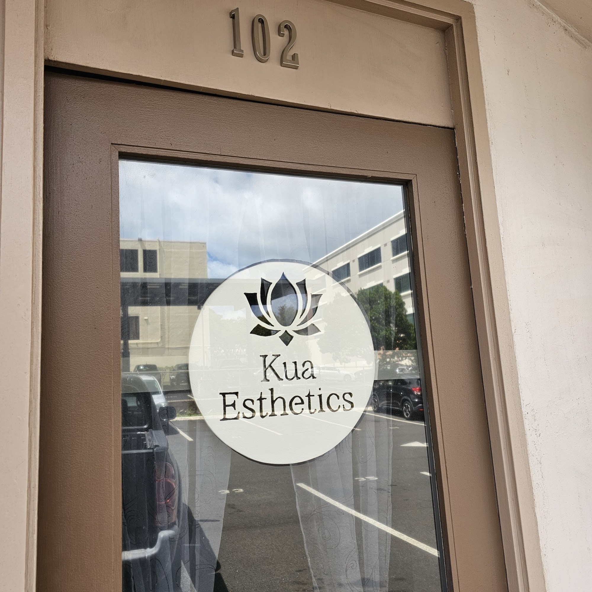 Kua Esthetics 1139 9th Ave #102, Honolulu Hawaii 96816