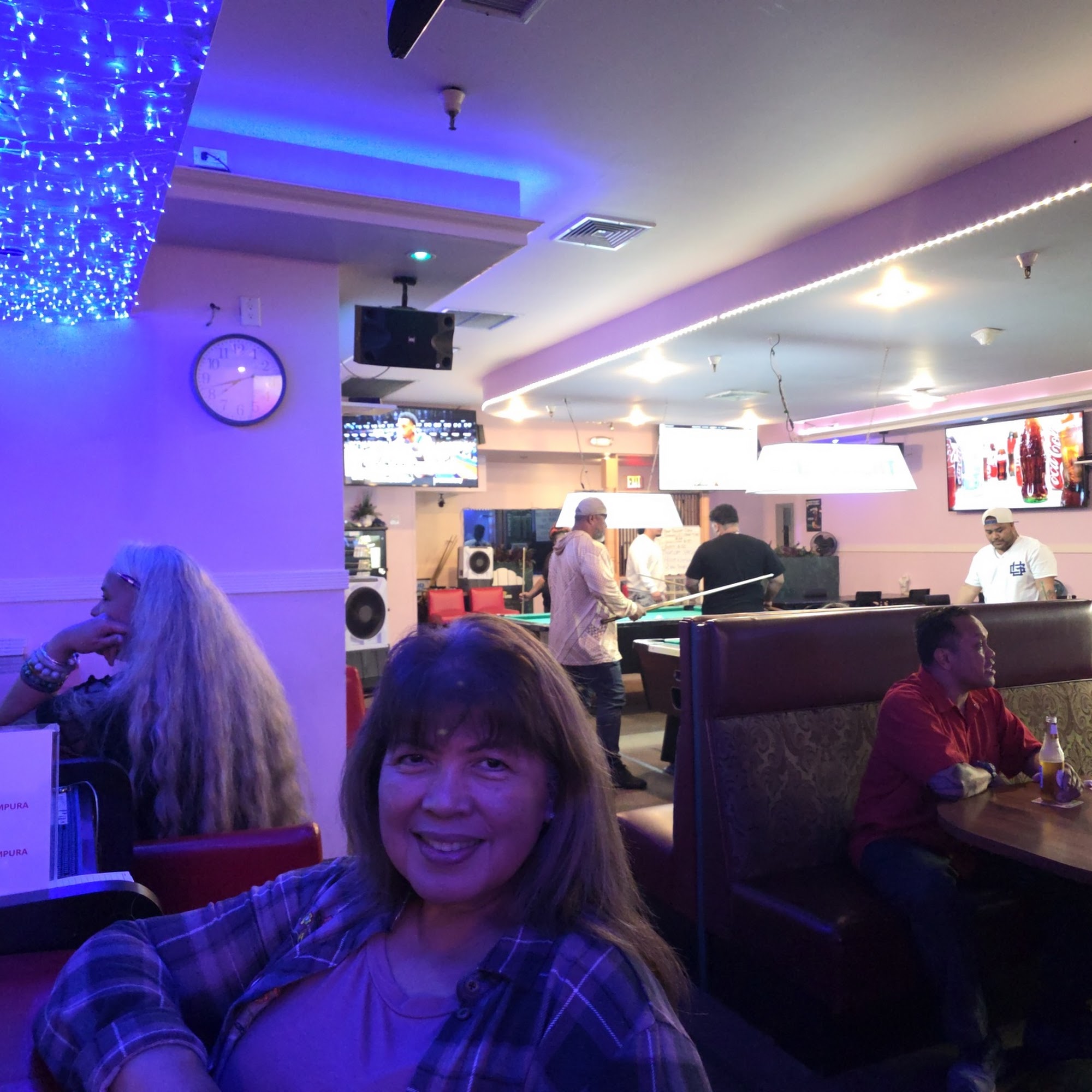 The Side Pocket 847 Moowaa St, Honolulu, HI 96817