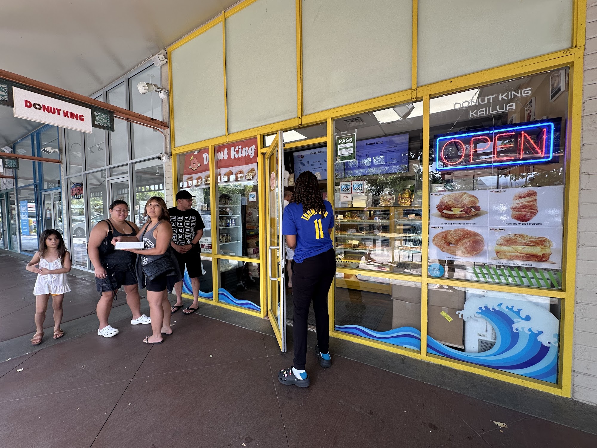 Donut King 600 Kailua Rd, Kailua, HI 96734