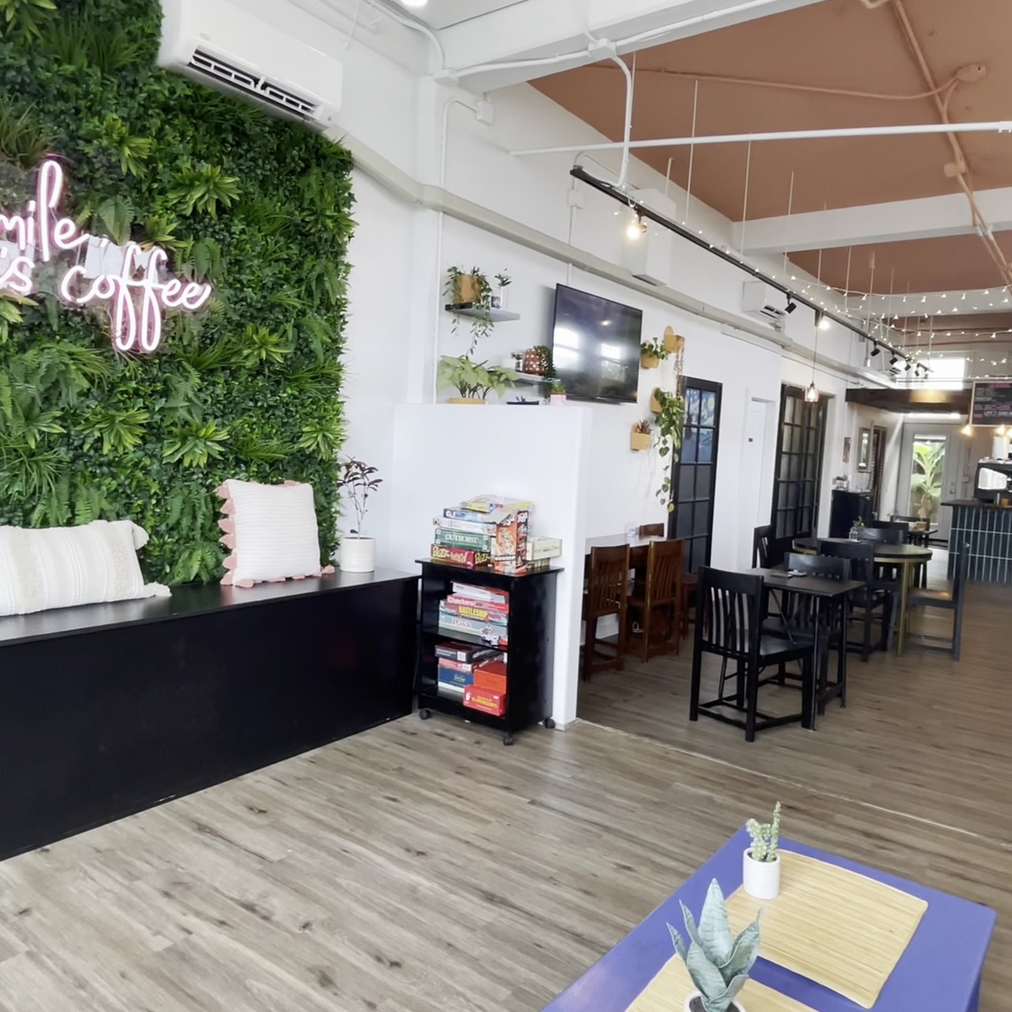 Rise & Grind Coffee Bar Kailua