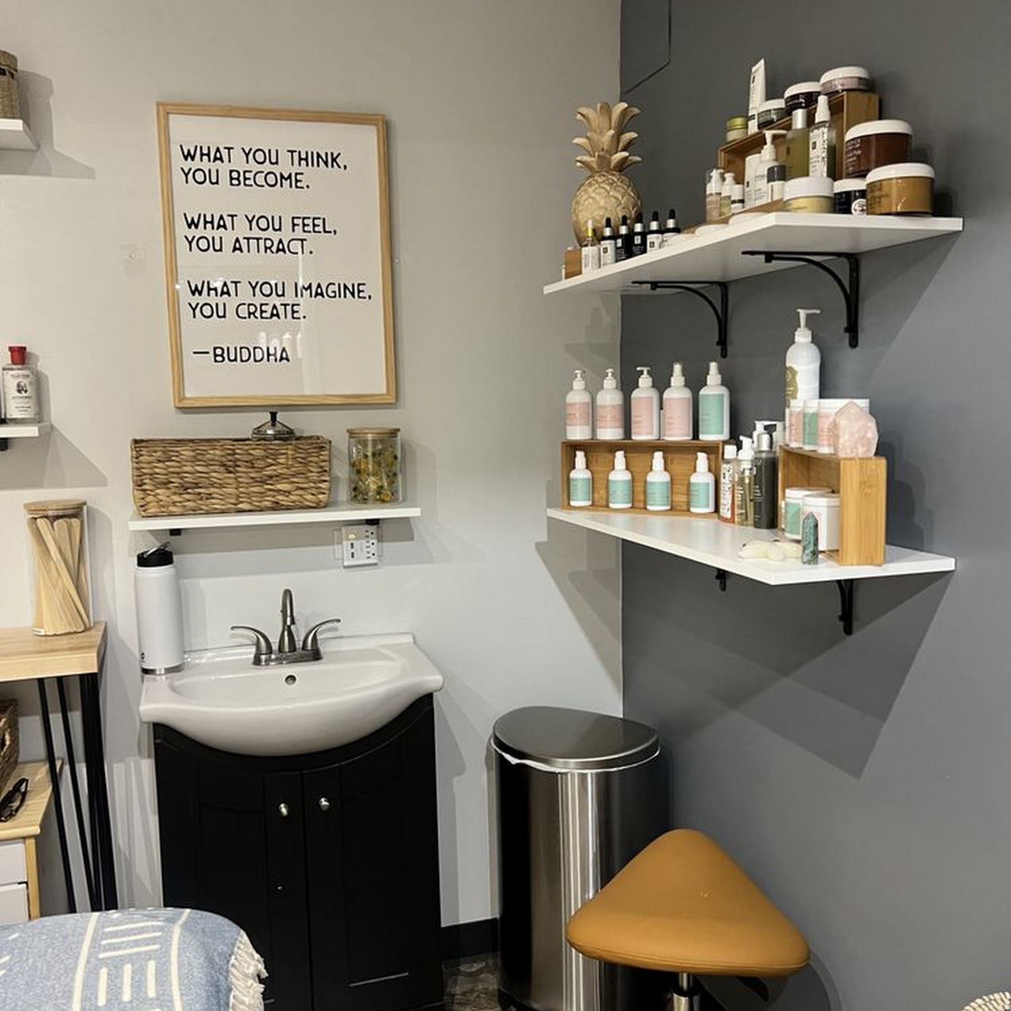 Sugar & Skn 25 Maluniu Ave # 101, Kailua Hawaii 96734