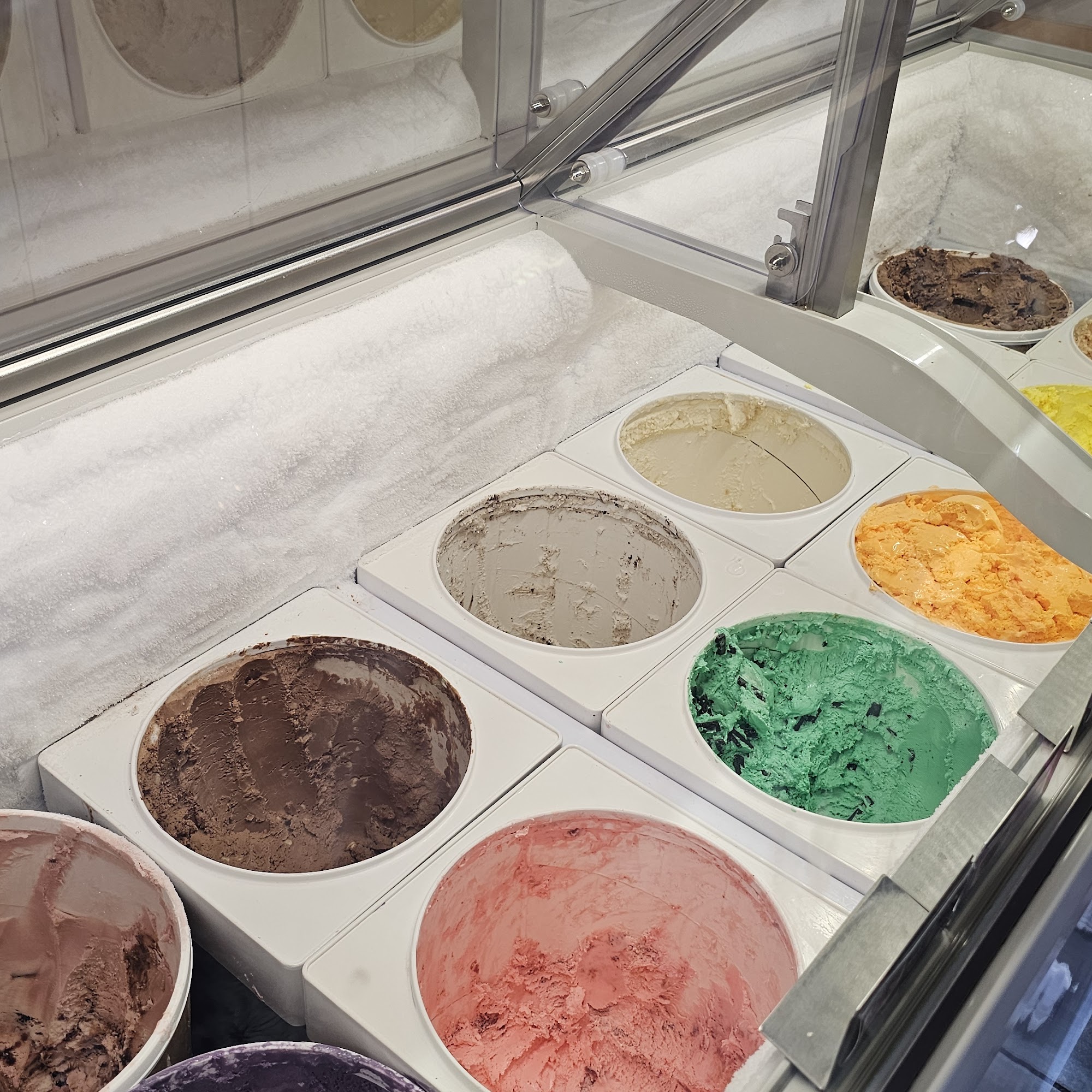 Hula Cookies & Ice Cream Wailuku