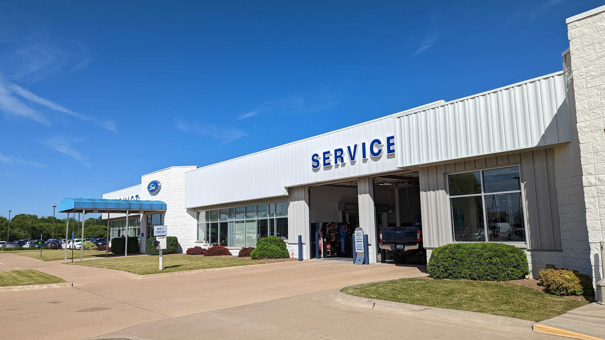 Lindquist Ford, Inc. Service Bettendorf