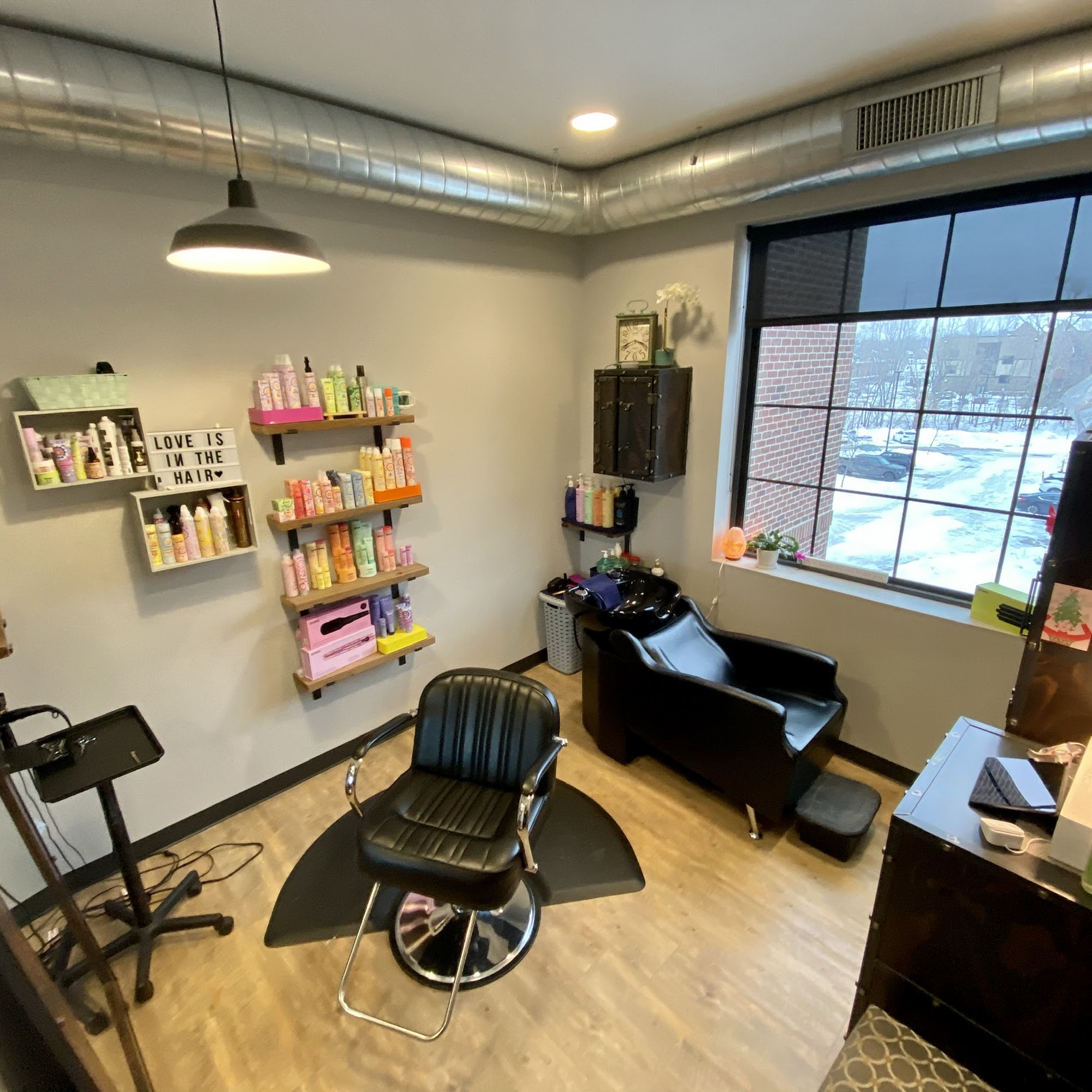 Summer Hair & Beauty 420 12th Ave SE Suite 3-13, Cedar Rapids Iowa 52401