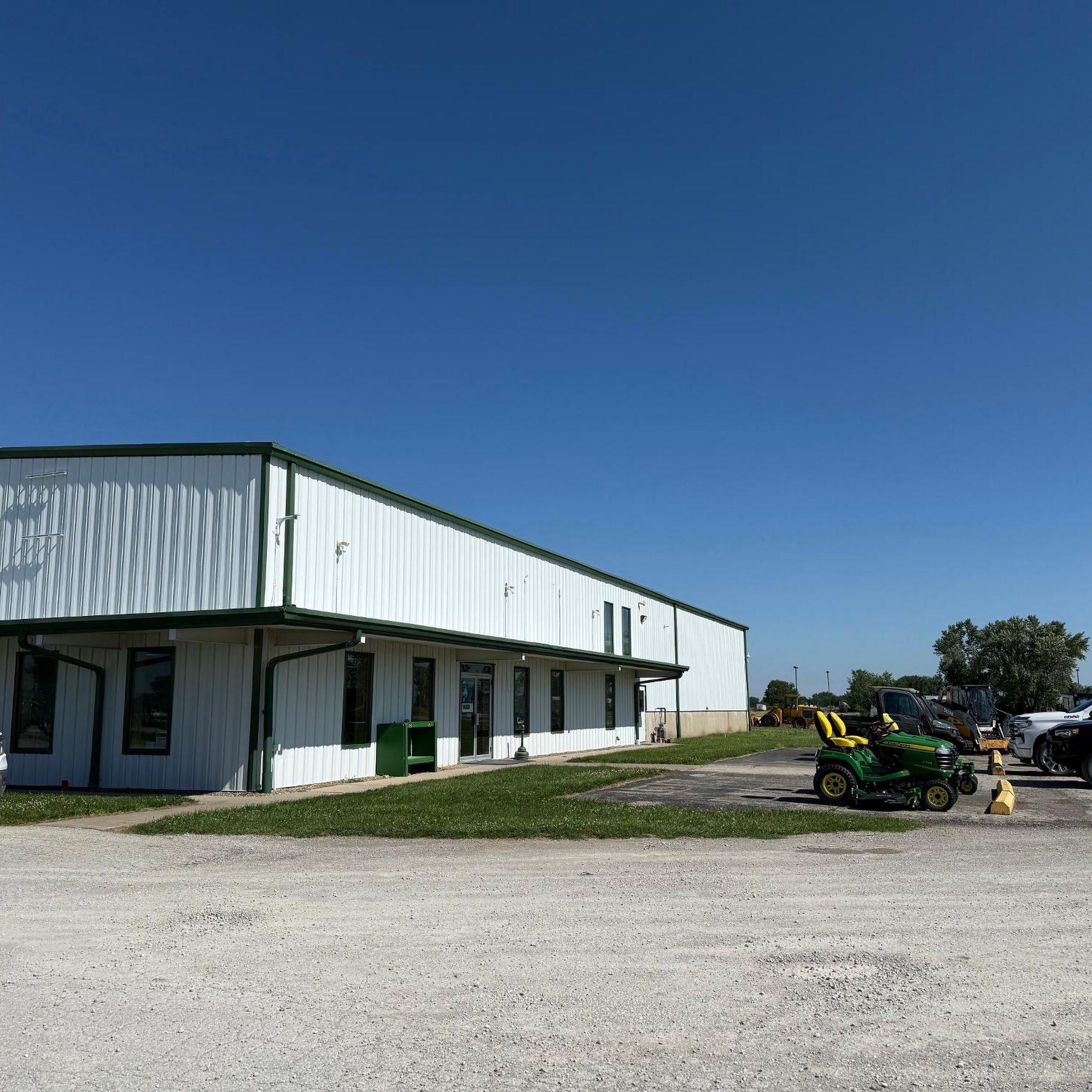 Sinclair Tractor Centerville