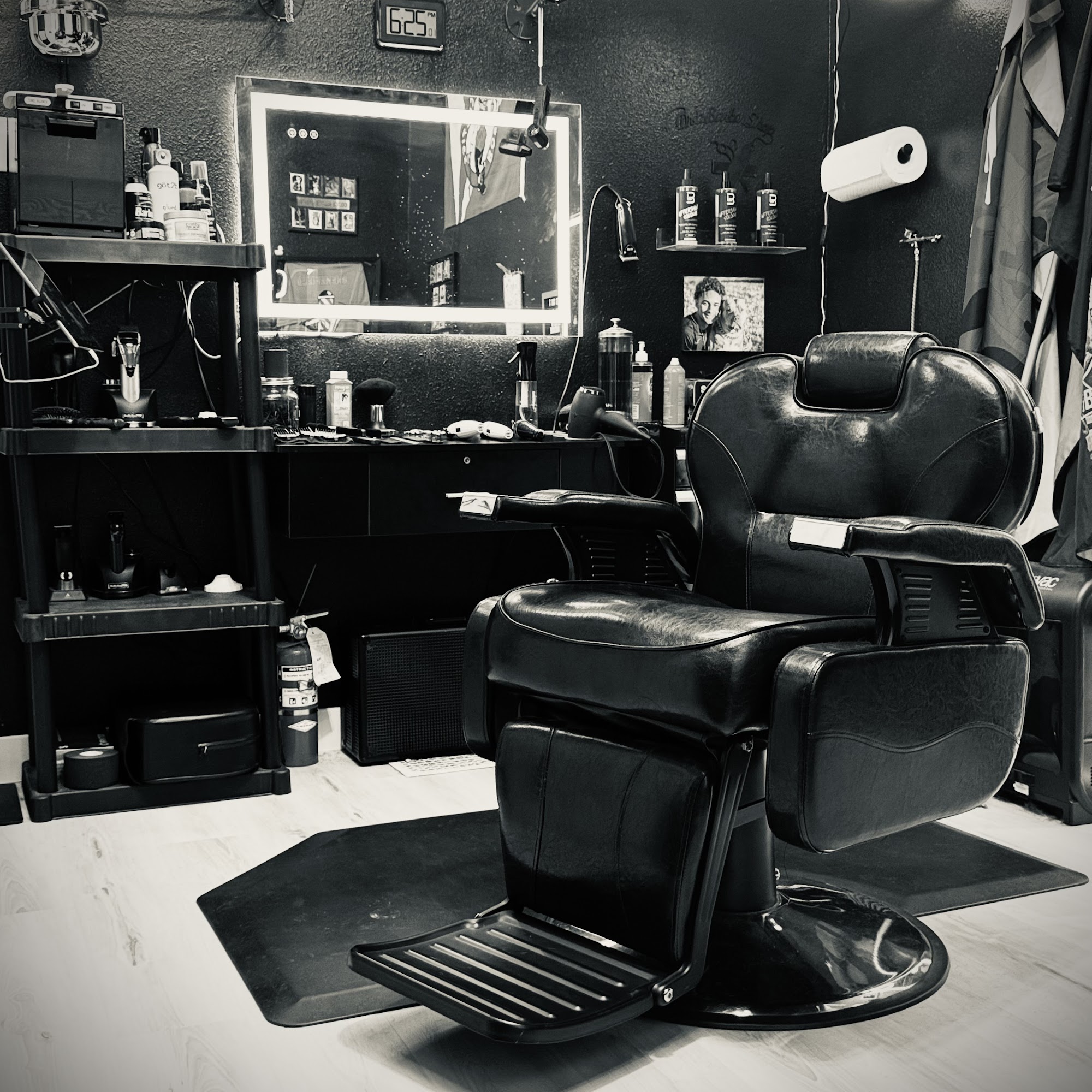 Dreavin Shenefield | Shene’s Shop 309 S Grand St, Chariton Iowa 50049