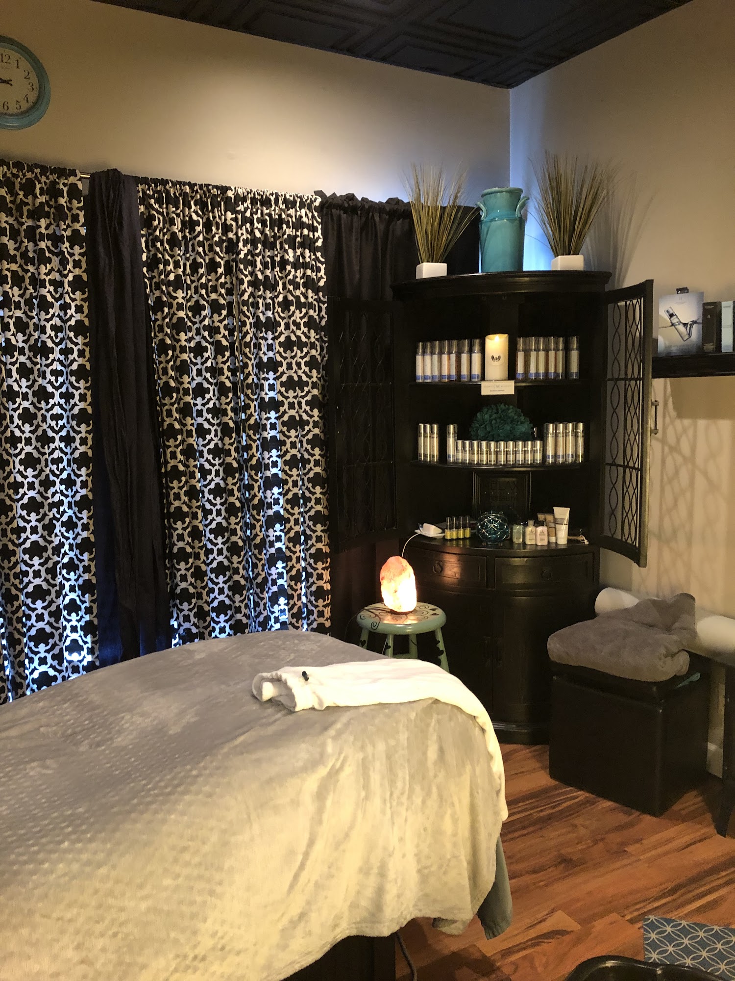 Amaroo Spa 314 N 7th St, Clear Lake Iowa 50428