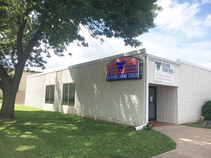 Big River Canine Coach Clinton