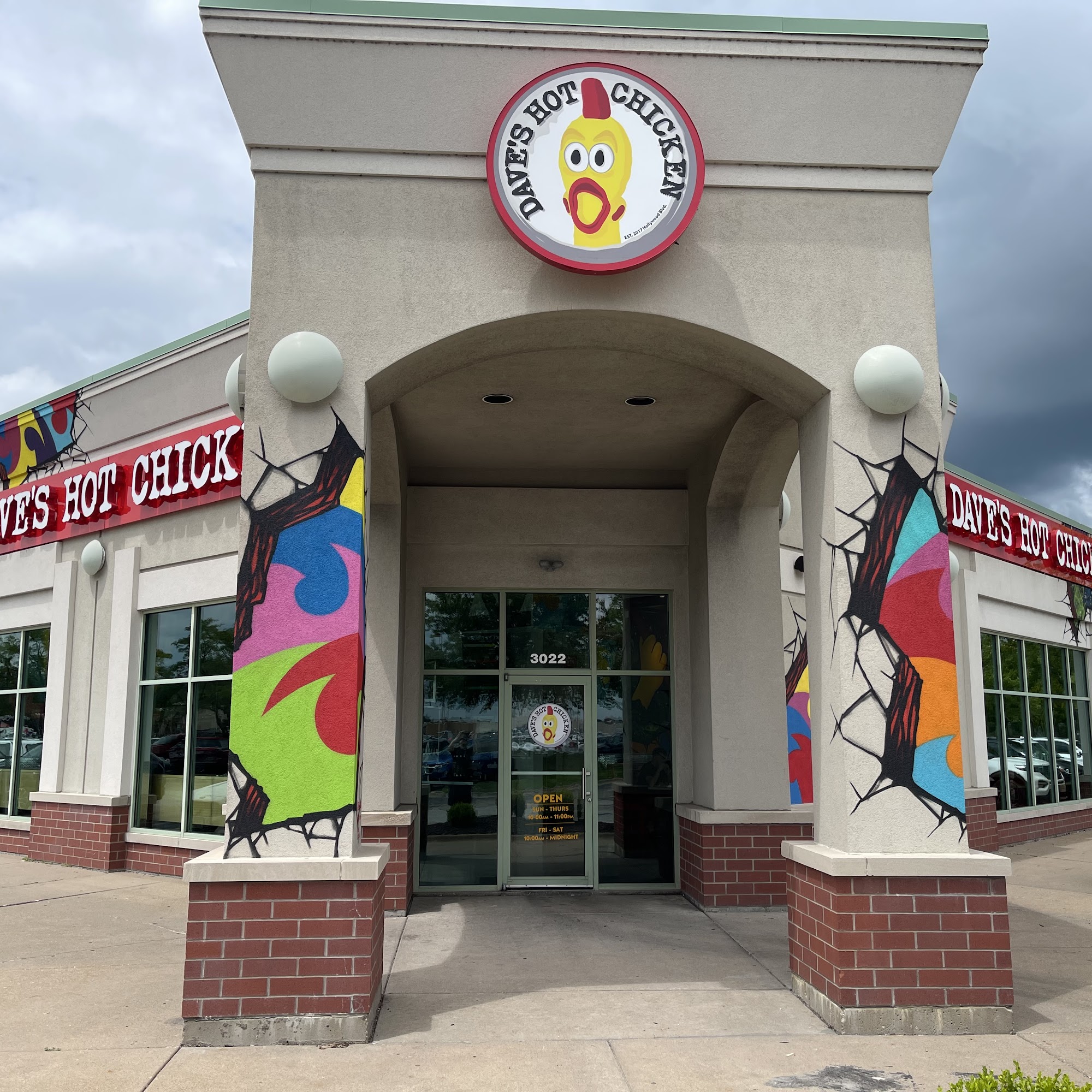 Dave's Hot Chicken 3022 E 53rd St, Davenport