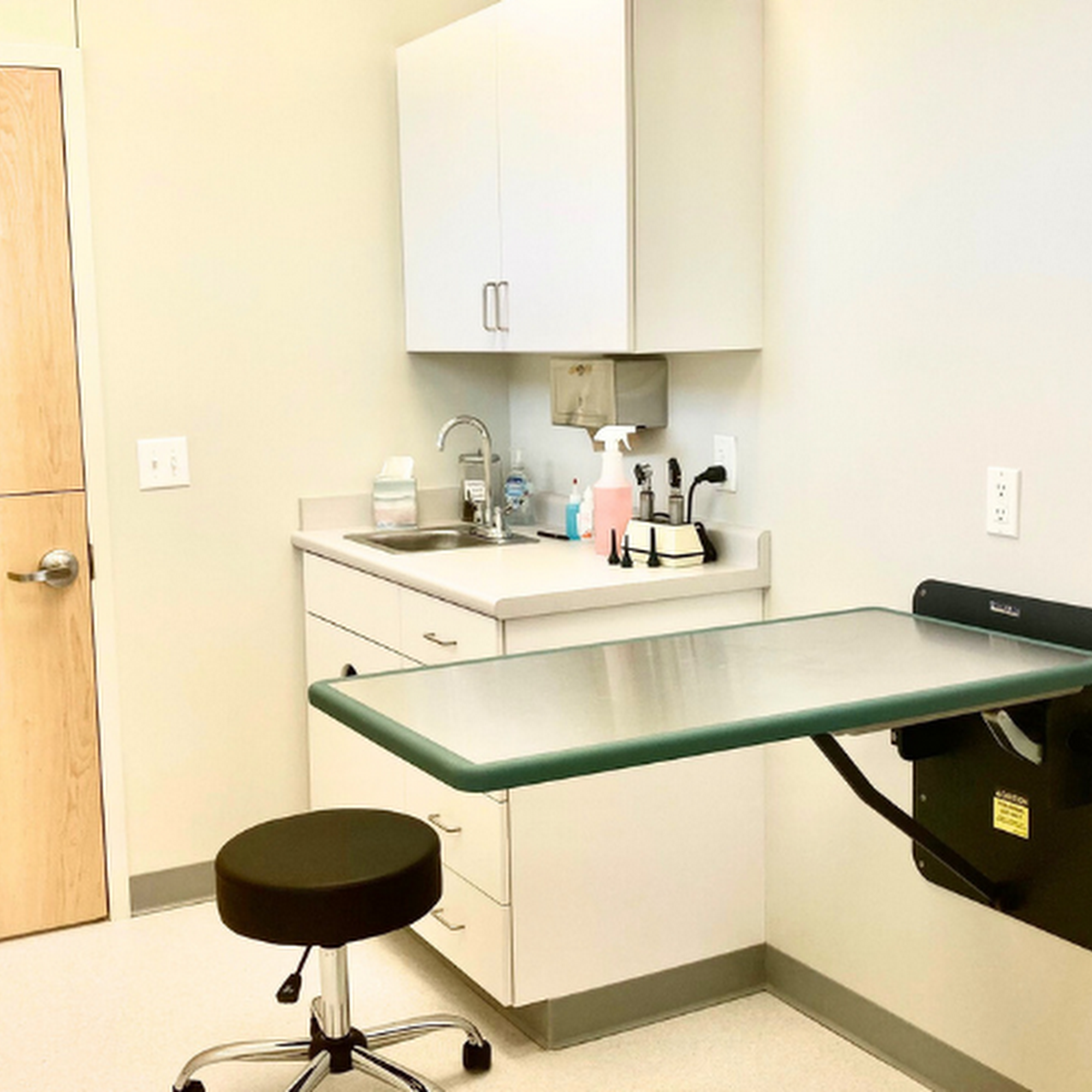 Beaverdale Veterinary Clinic / Riordan Pet Hospital Des Moines