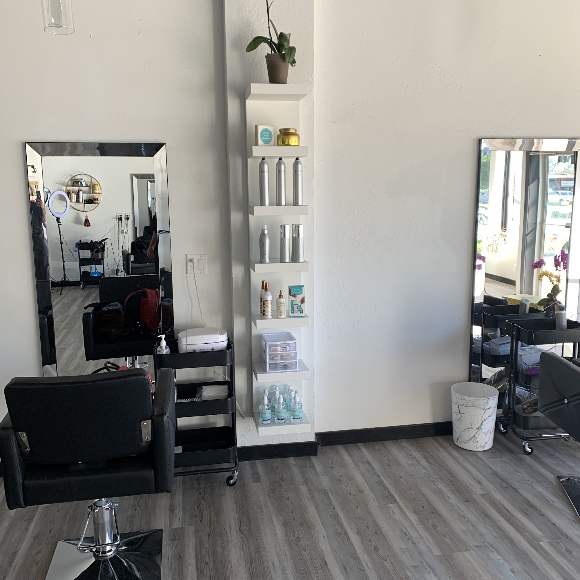 Salon Z 4717 University Ave, Des Moines Iowa 50311