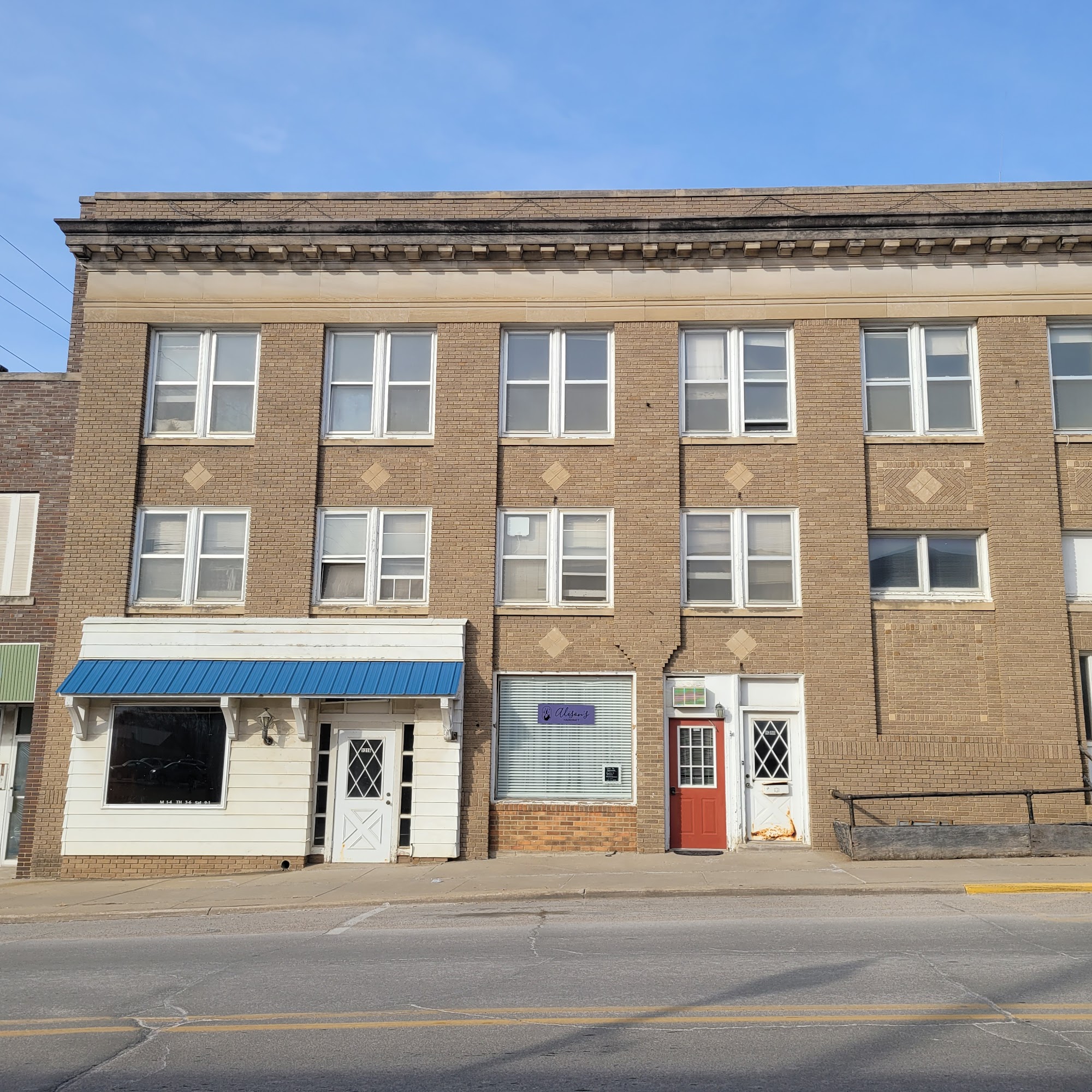 Alison's Haircraft 1314 Edgington Ave, Eldora Iowa 50627