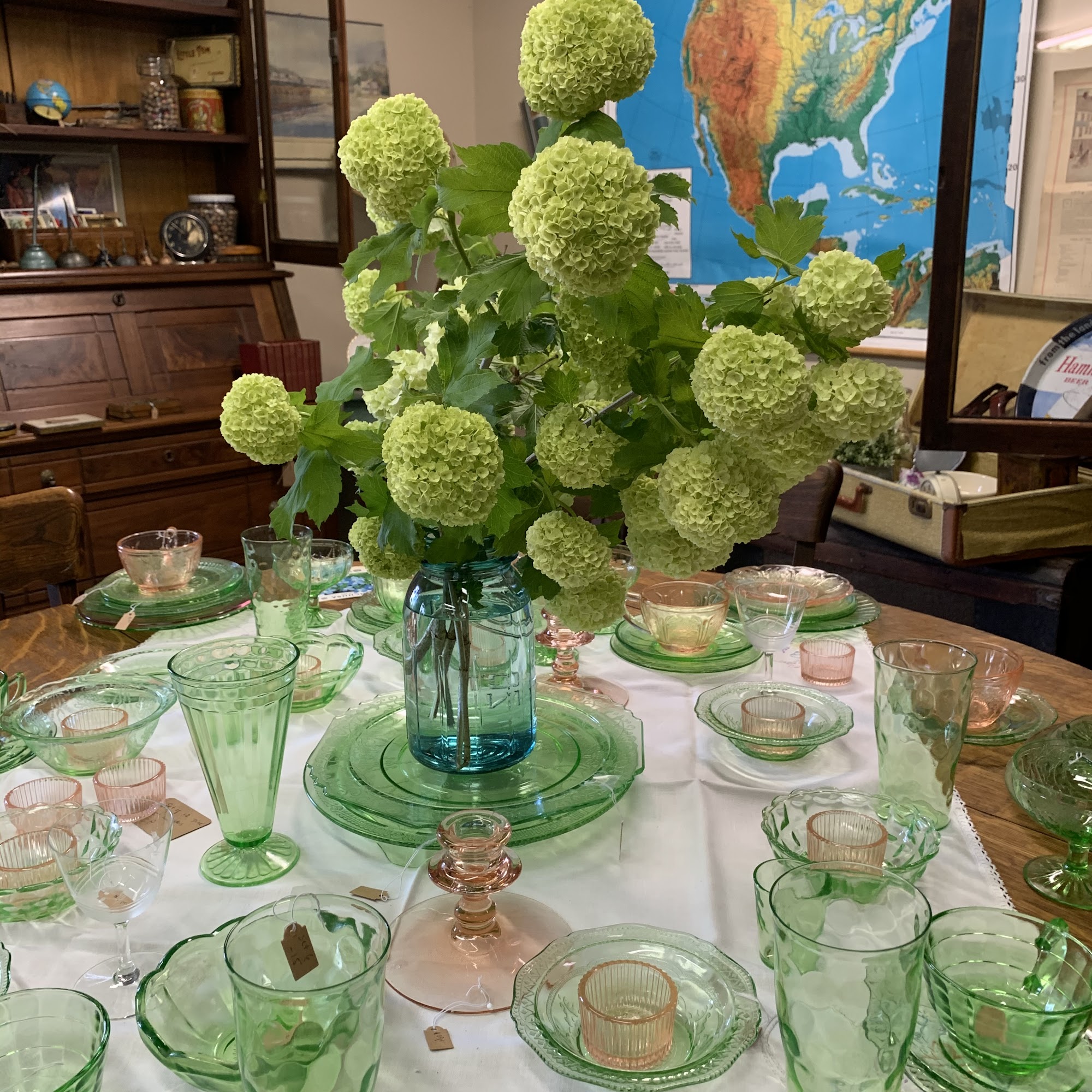 The Lilac - Antique and Vintage Shoppe Farmington