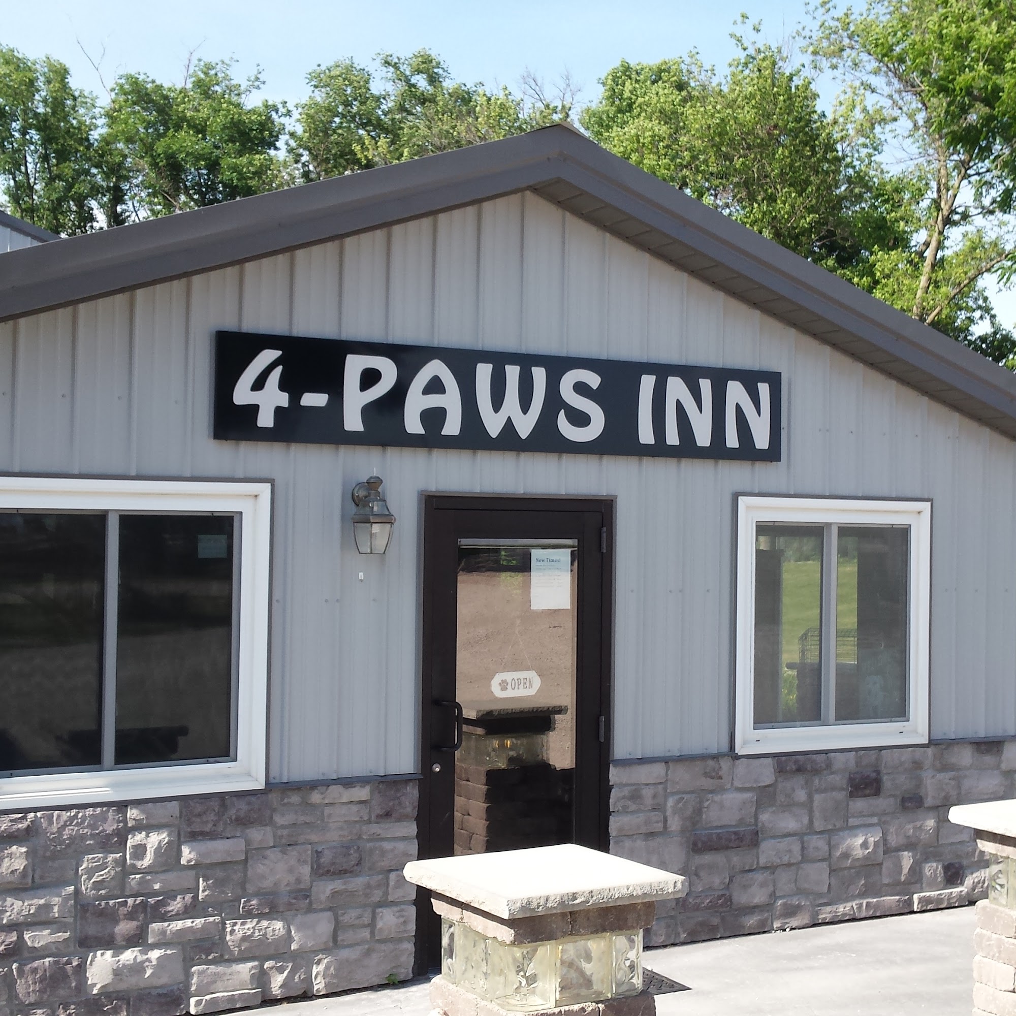 4 Paws Inn-Boarding & Grooming Humboldt