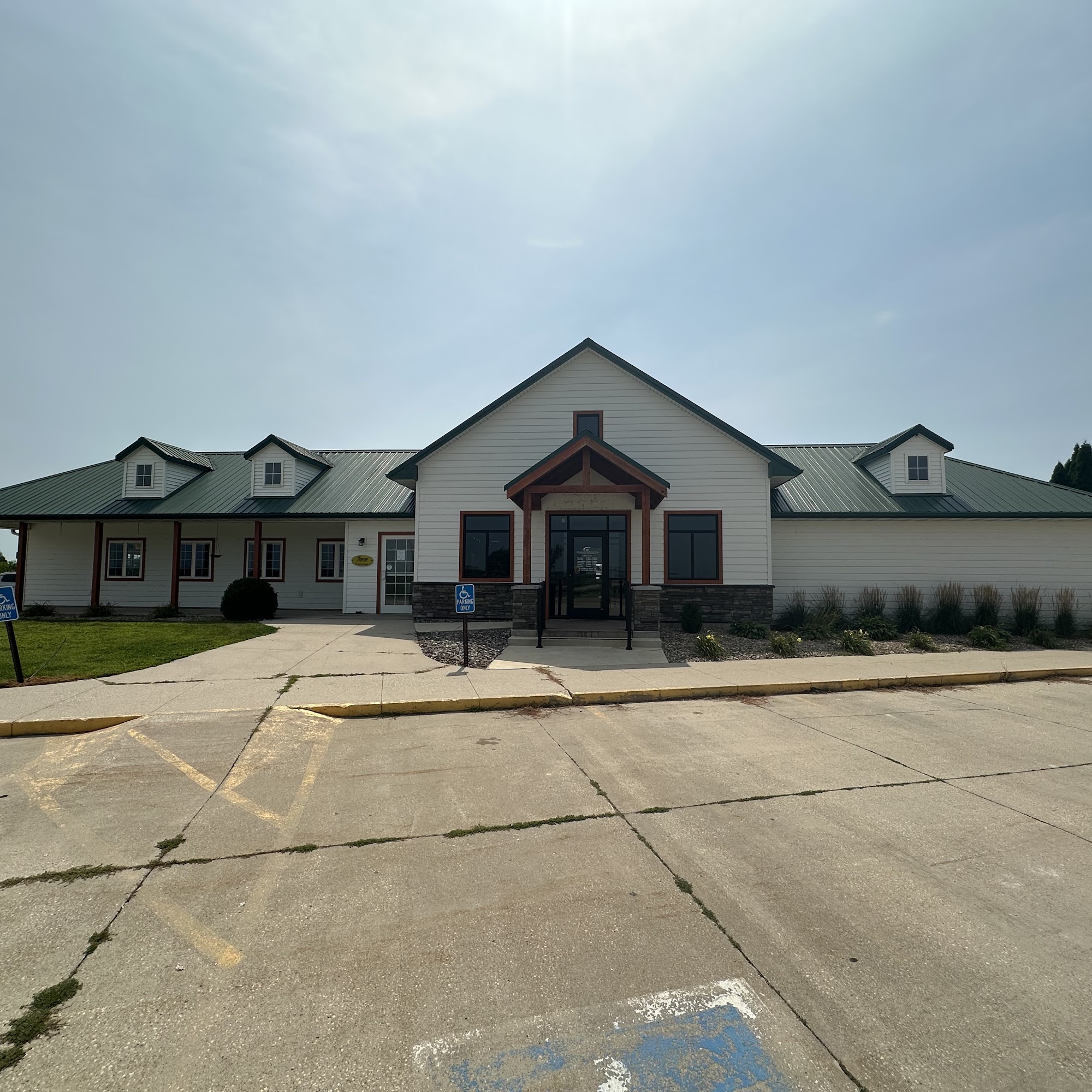 Advanced Family Eye Care 2000 Swan Lake Blvd Suite 1, Independence Iowa 50644