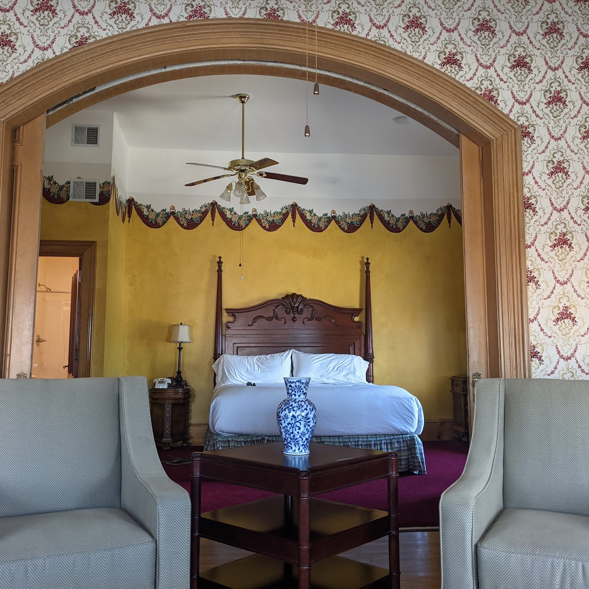 Decker Hotel & Bar Maquoketa