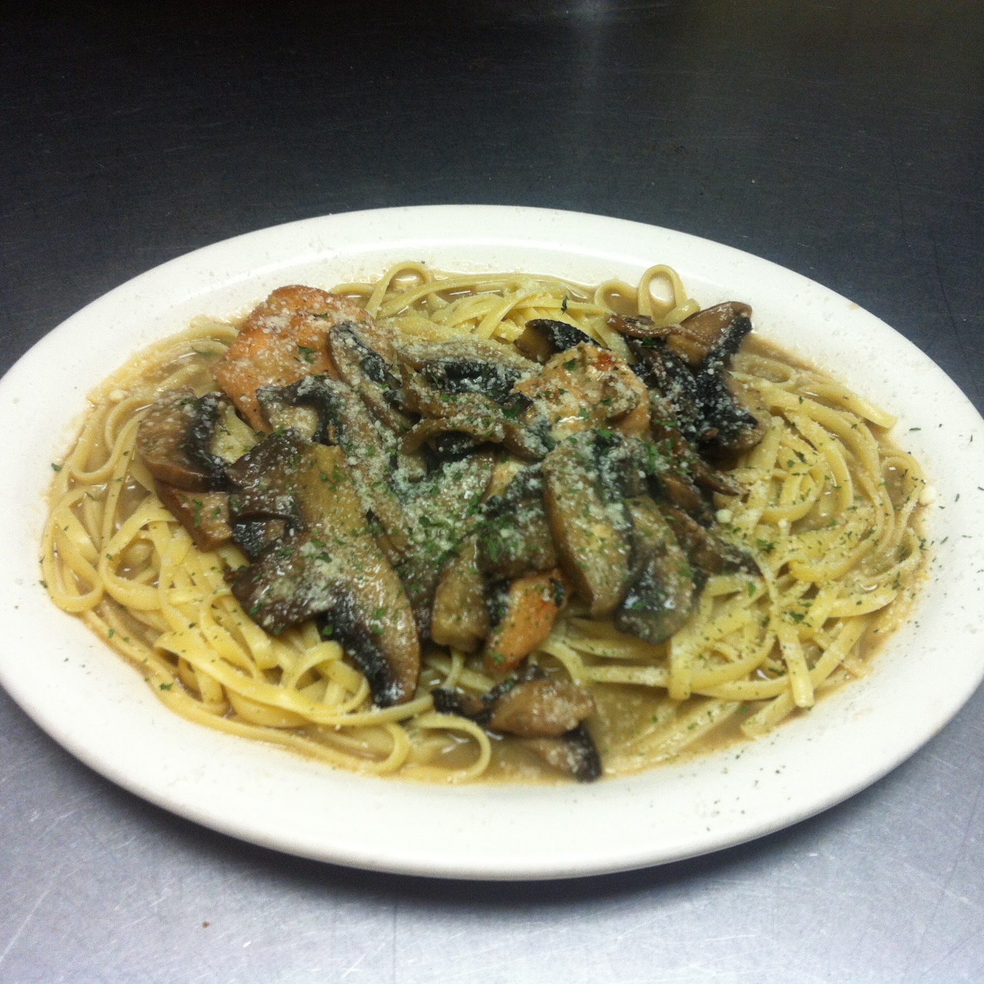 Salvatores by Papà Reno Italian Restaurant Muscatine