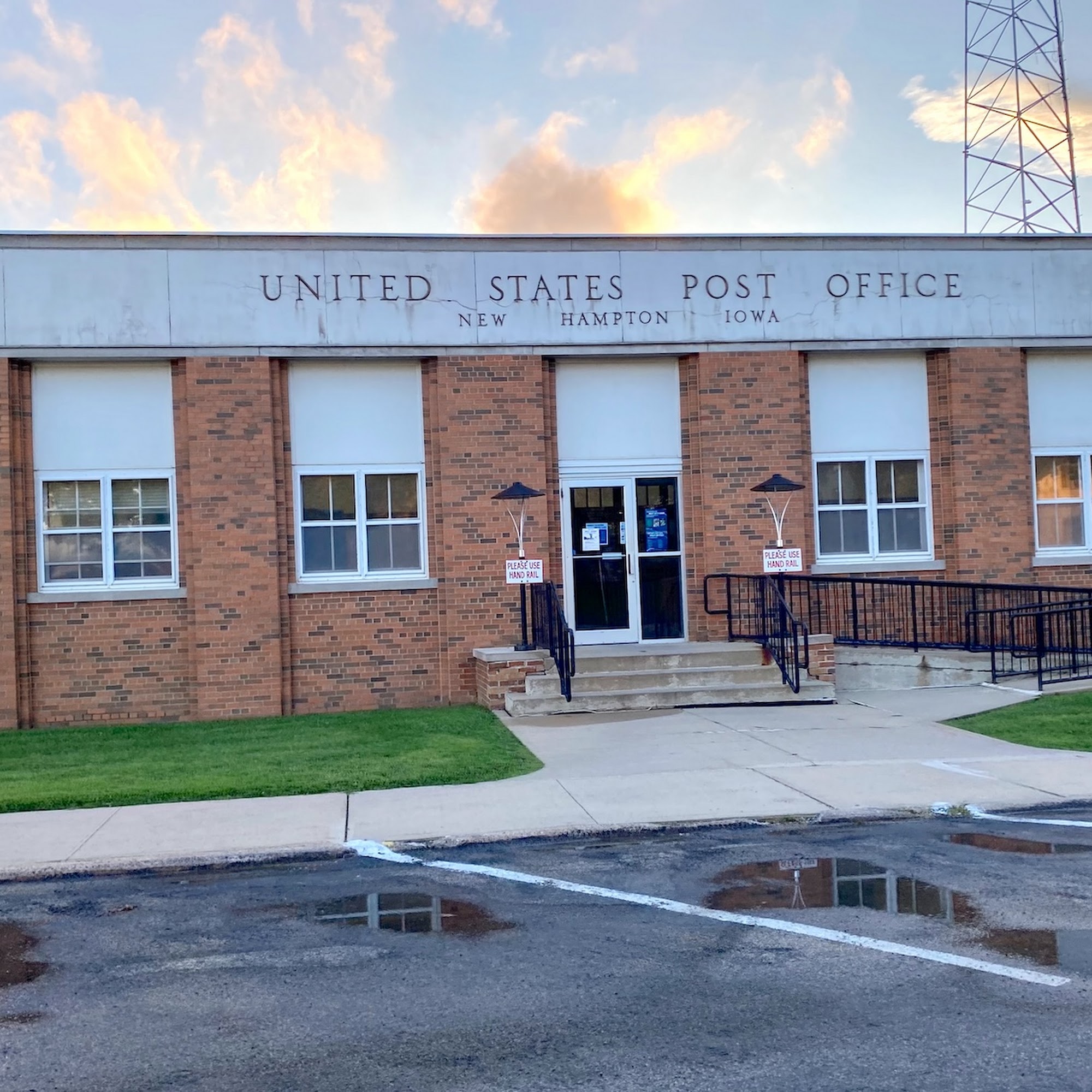 United States Postal Service New Hampton