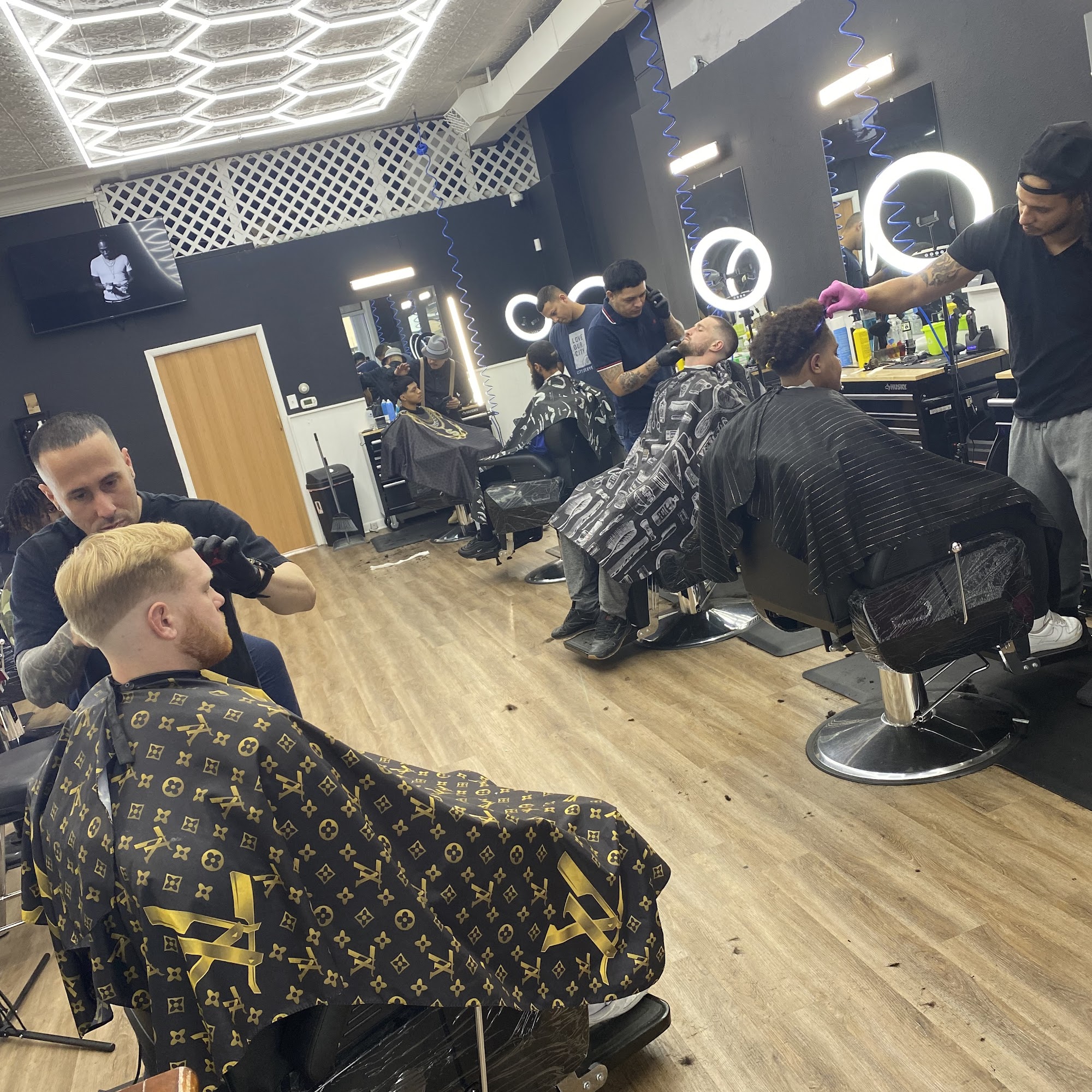 Bill’s WrLd Barbershop and Boutique 809 W 7th St, Sioux City Iowa 51103