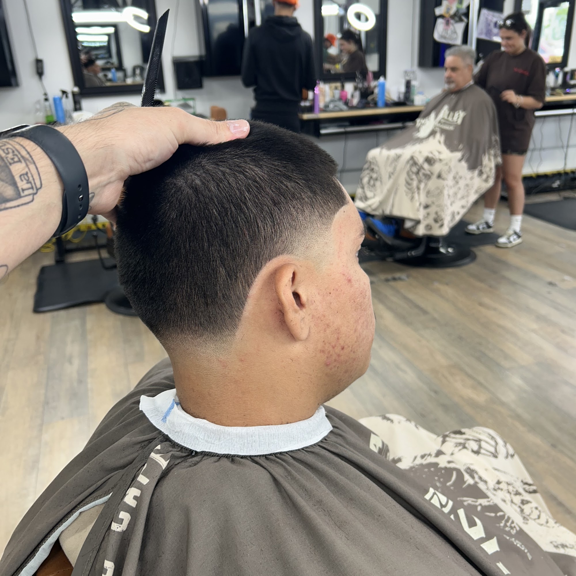 Exquisite Cutz 2325 Crossroads Blvd suite d, Waterloo Iowa 50702