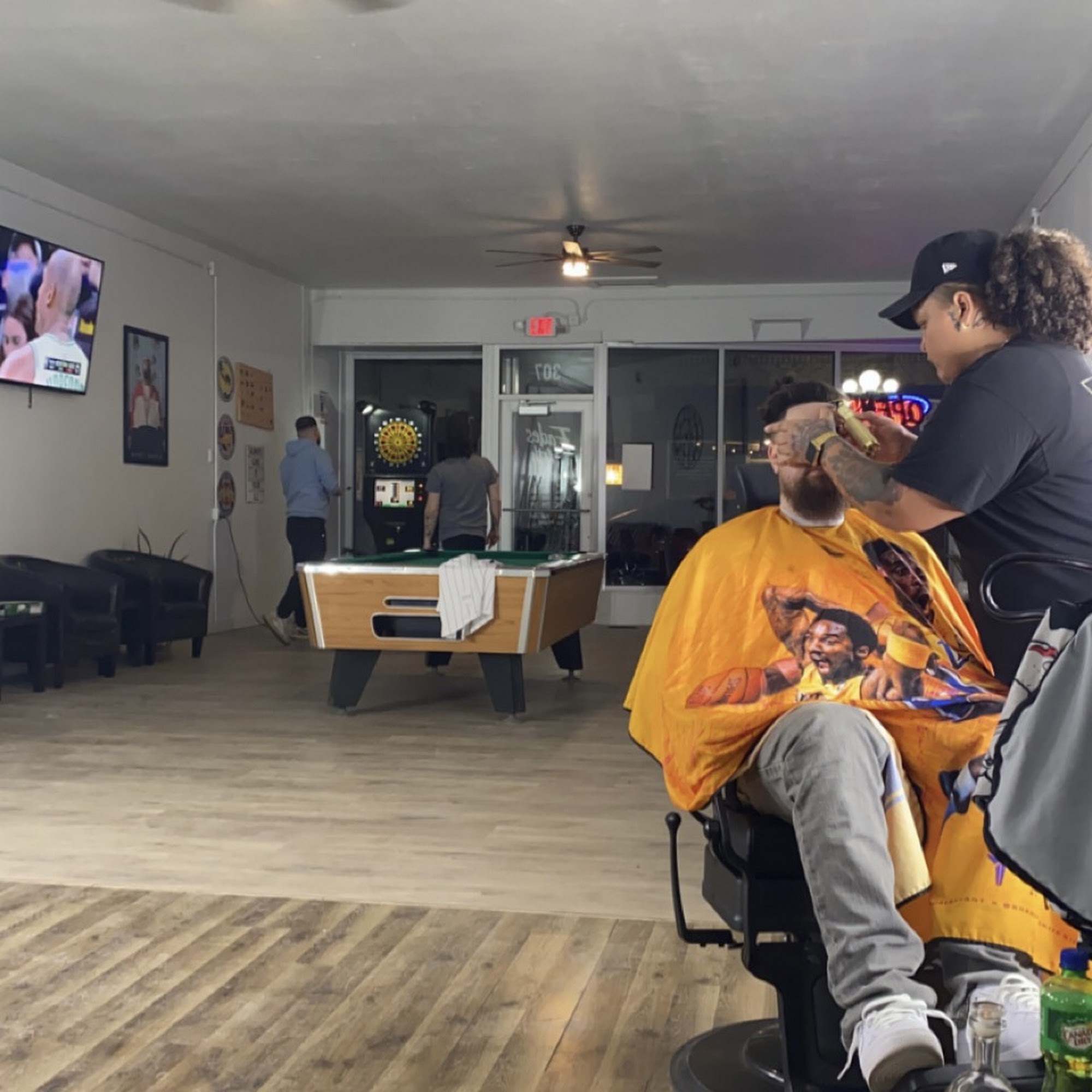 Fades On 4th 307 W 4th St, Waterloo Iowa 50701