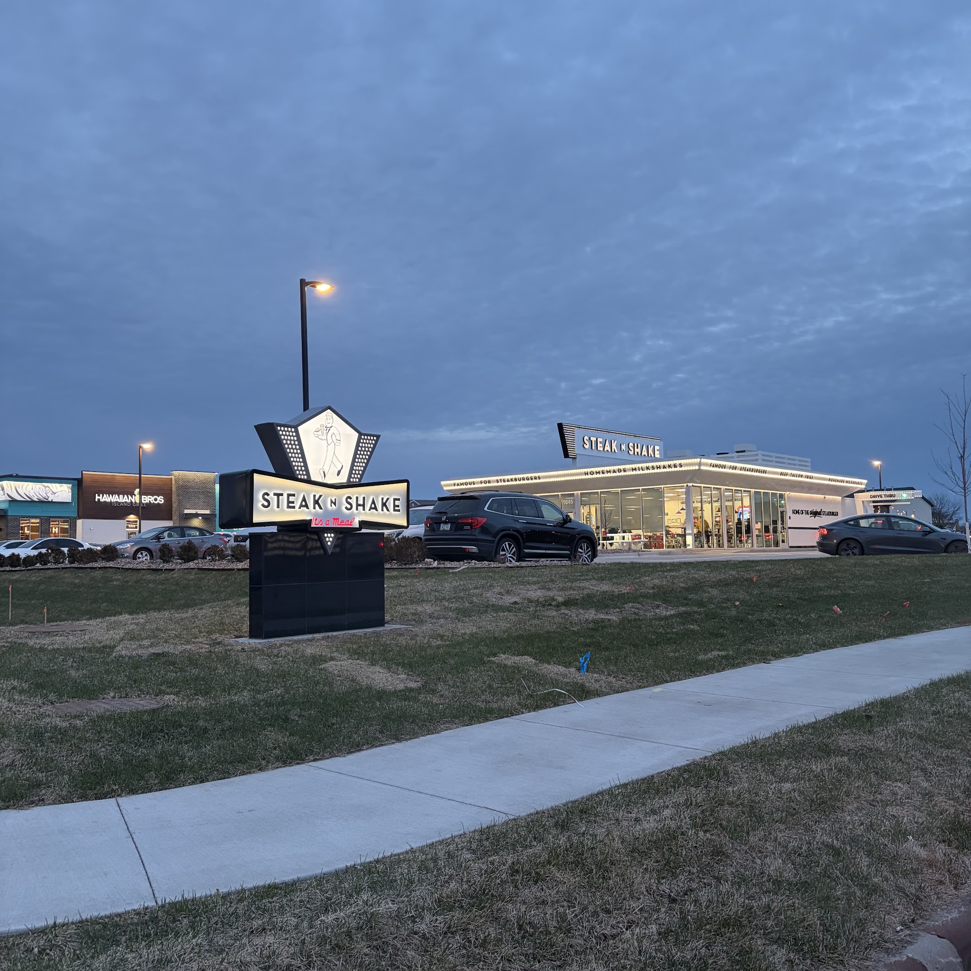 Steak 'n Shake Waukee