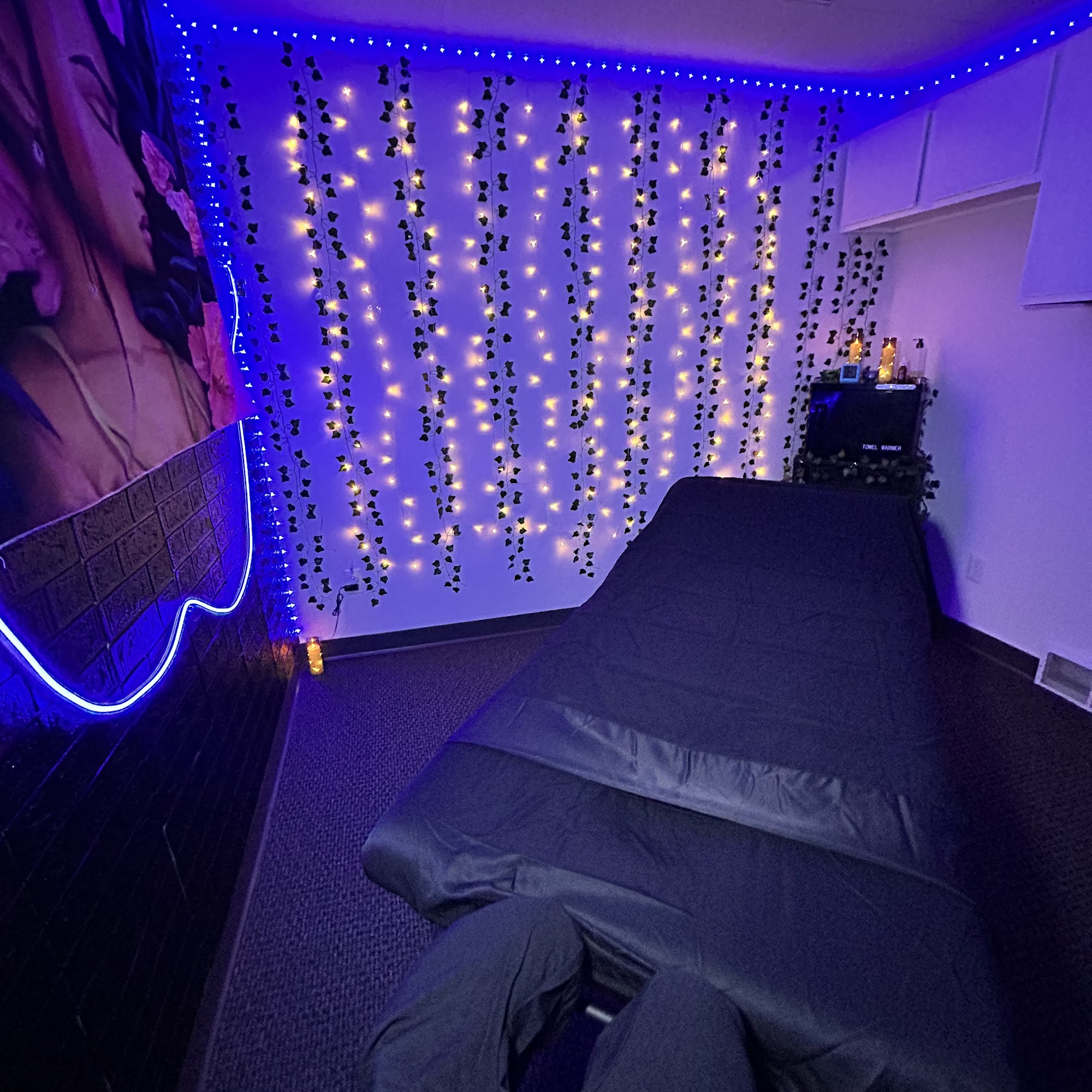 Healing Hands Massages 1239 73rd St, Windsor Heights Iowa 50324