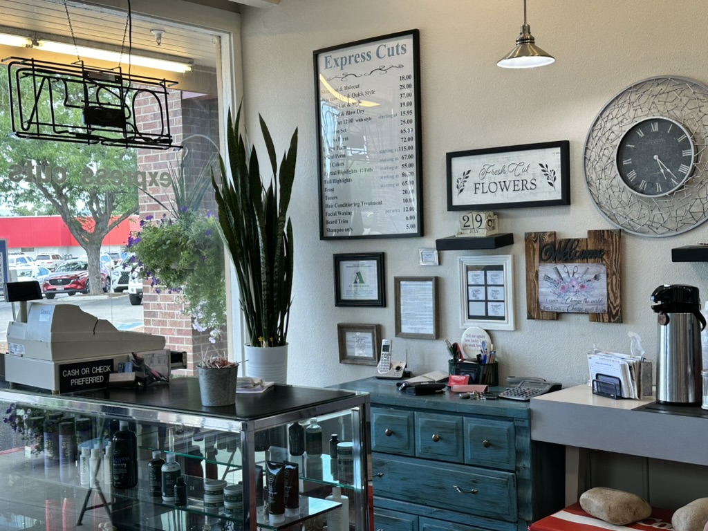 Express Cuts 7161 W Overland Rd, Boise Idaho 83709