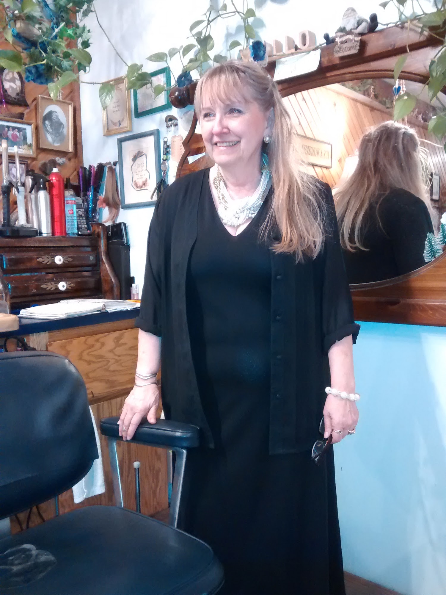 DreamWeaver Beauty Salon