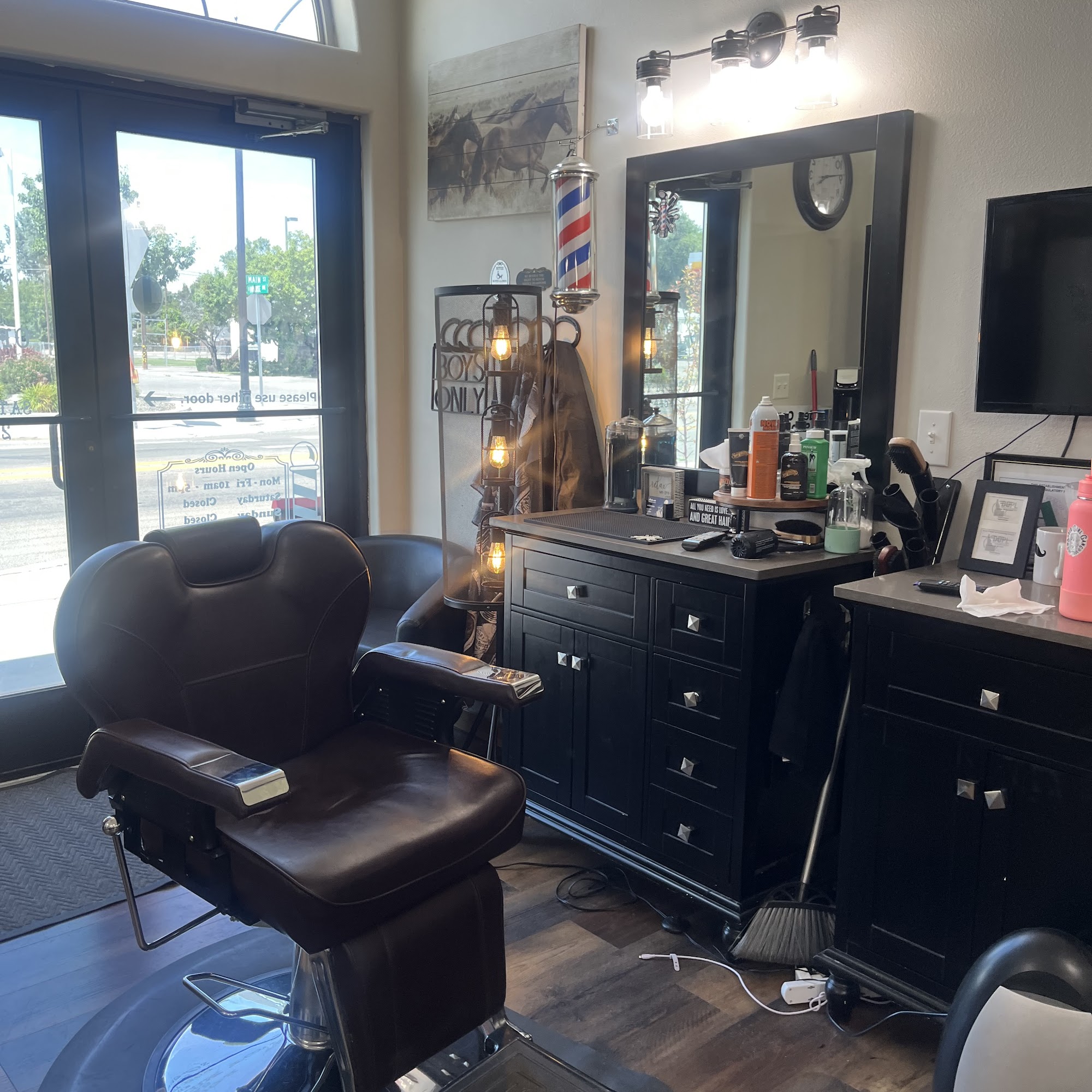 Carla’s Cuts Barber Shop