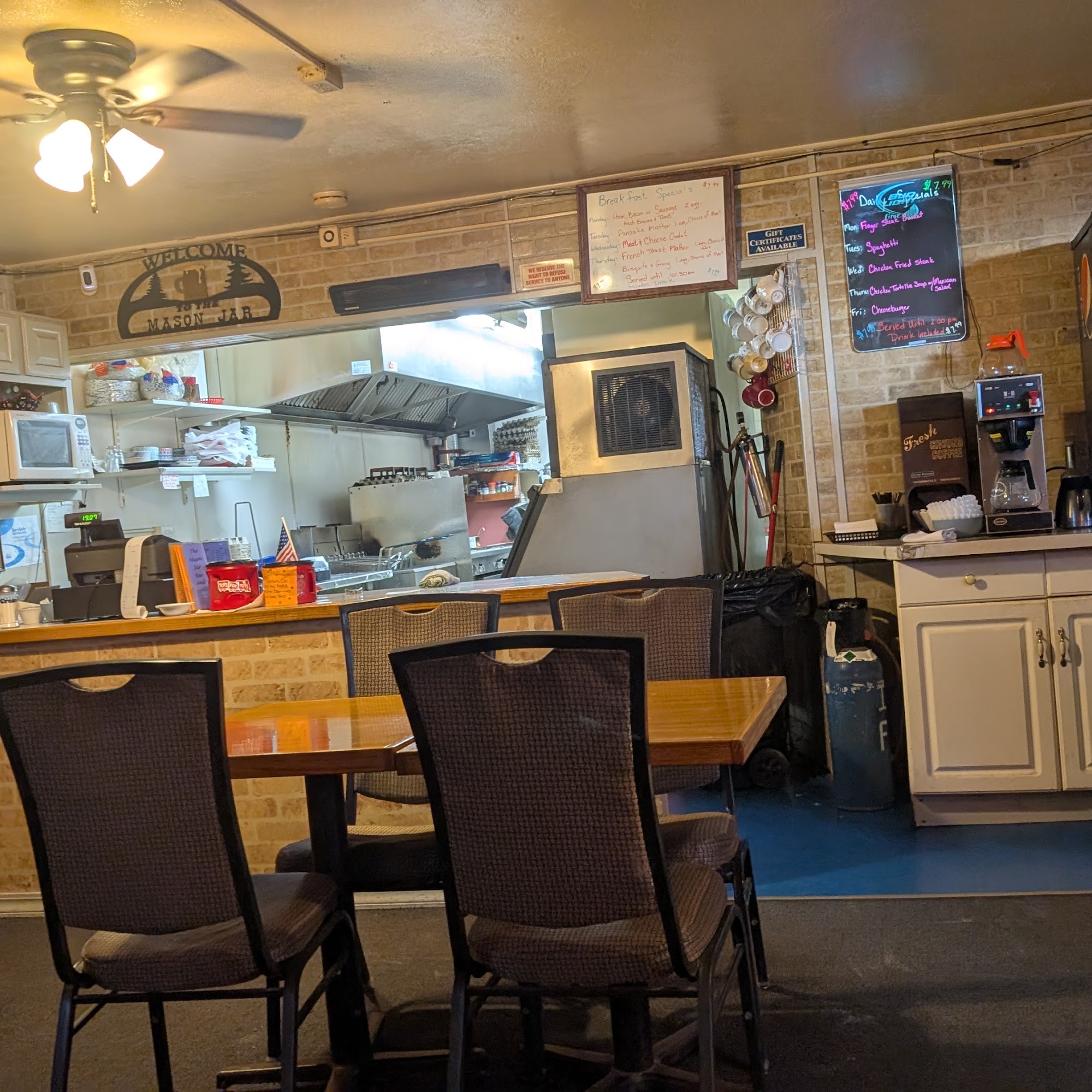 Mason Jar 2525 Pole Line Rd, Pocatello