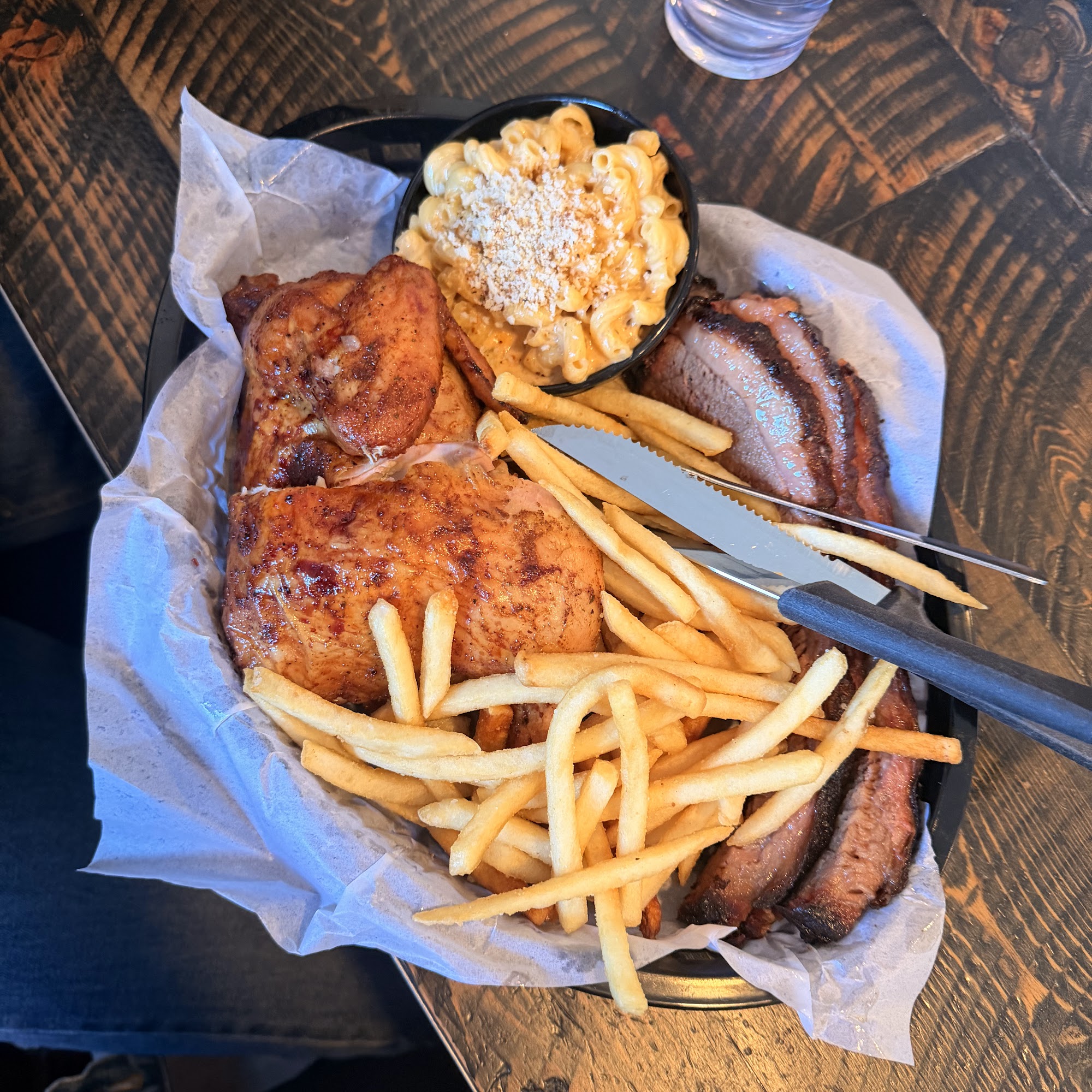 Big Hole BBQ Victor Victor