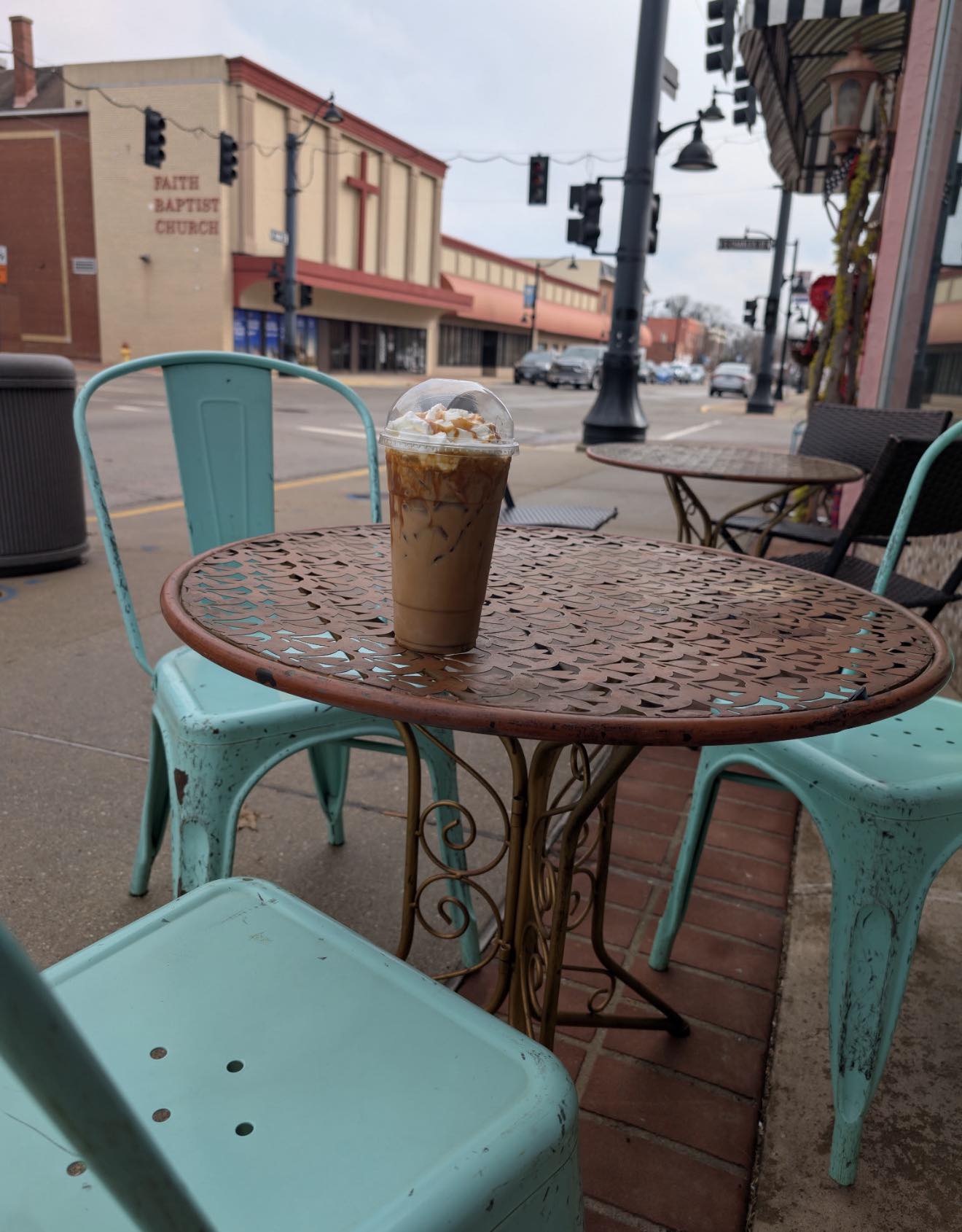 Pour @ 322 Coffee Belleville