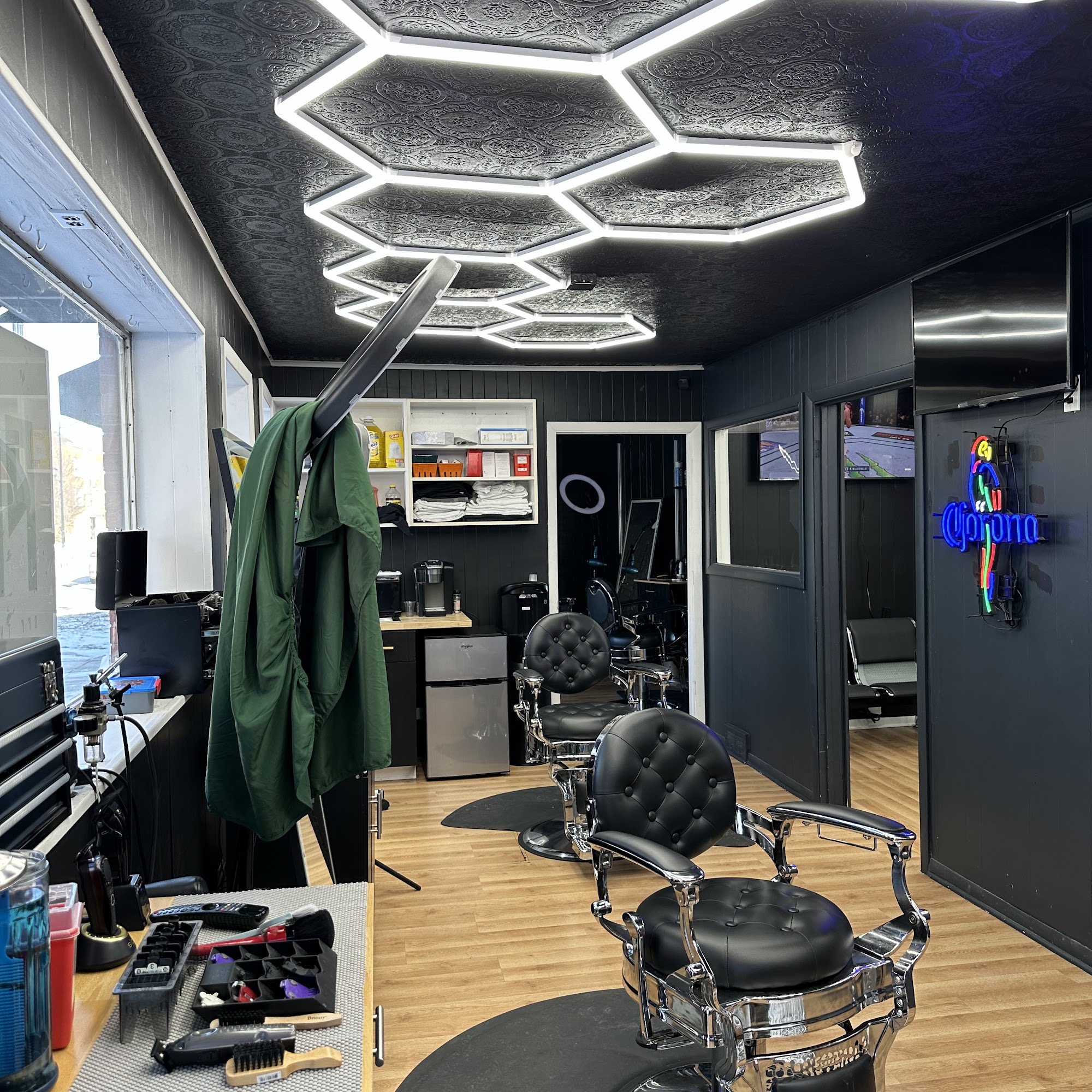 The Parlor Barber Co Berwyn 3151 Oak Park Ave, Berwyn Illinois 60402