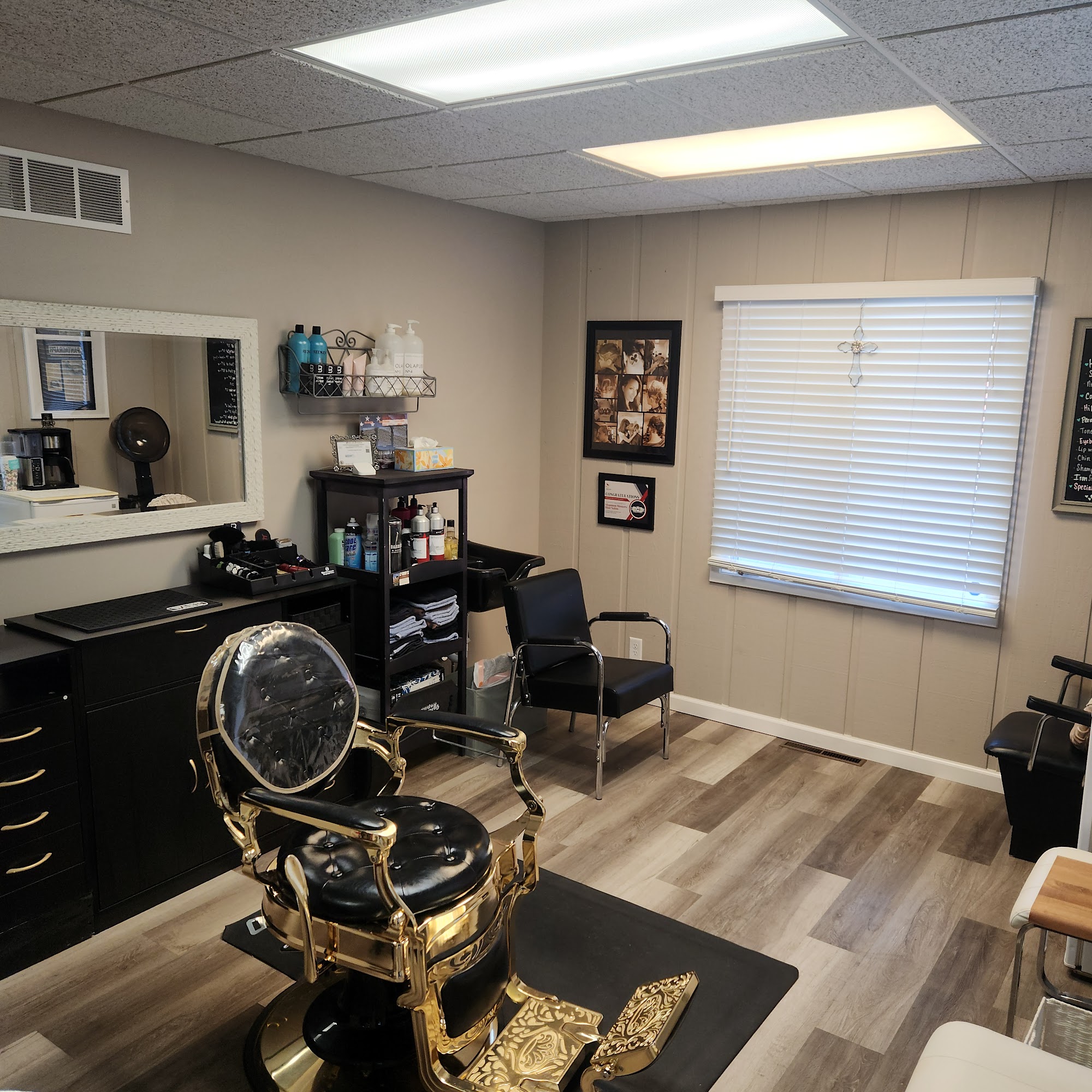 Shannon's Parlor 702 N Clinton St, Bloomington Illinois 61701