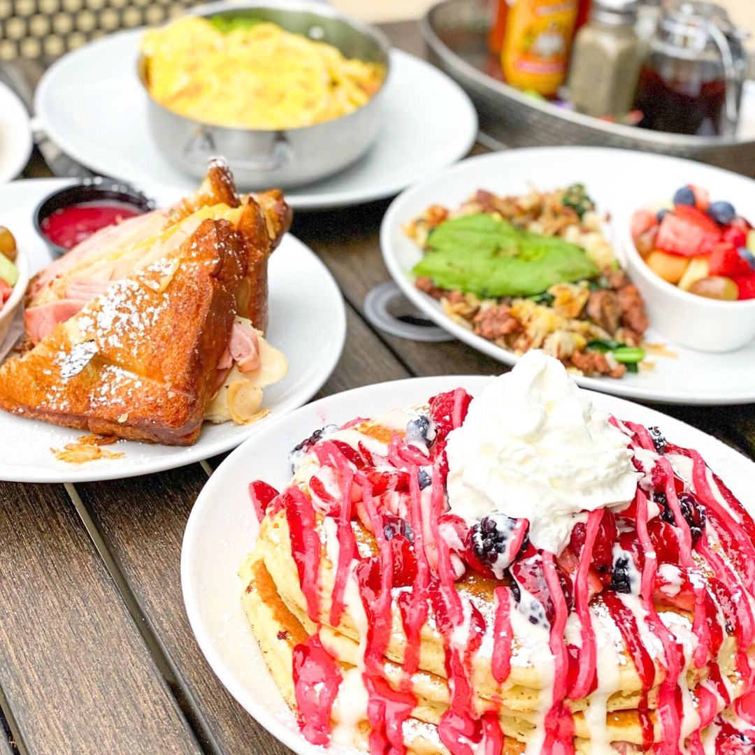 Honey Berry Pancakes and Cafe Bolingbrook