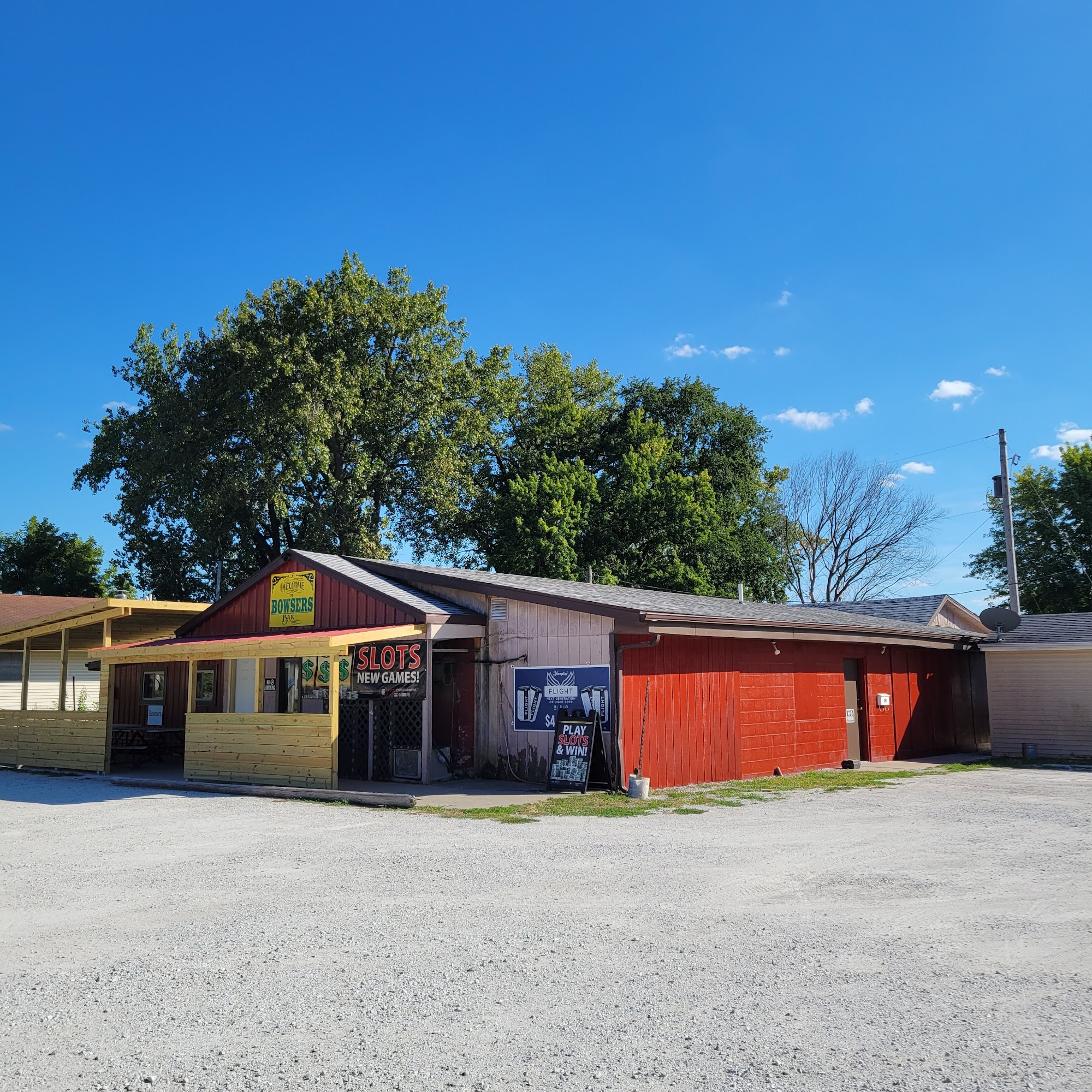 Bowsers Place 320 E Davis St, Bushnell