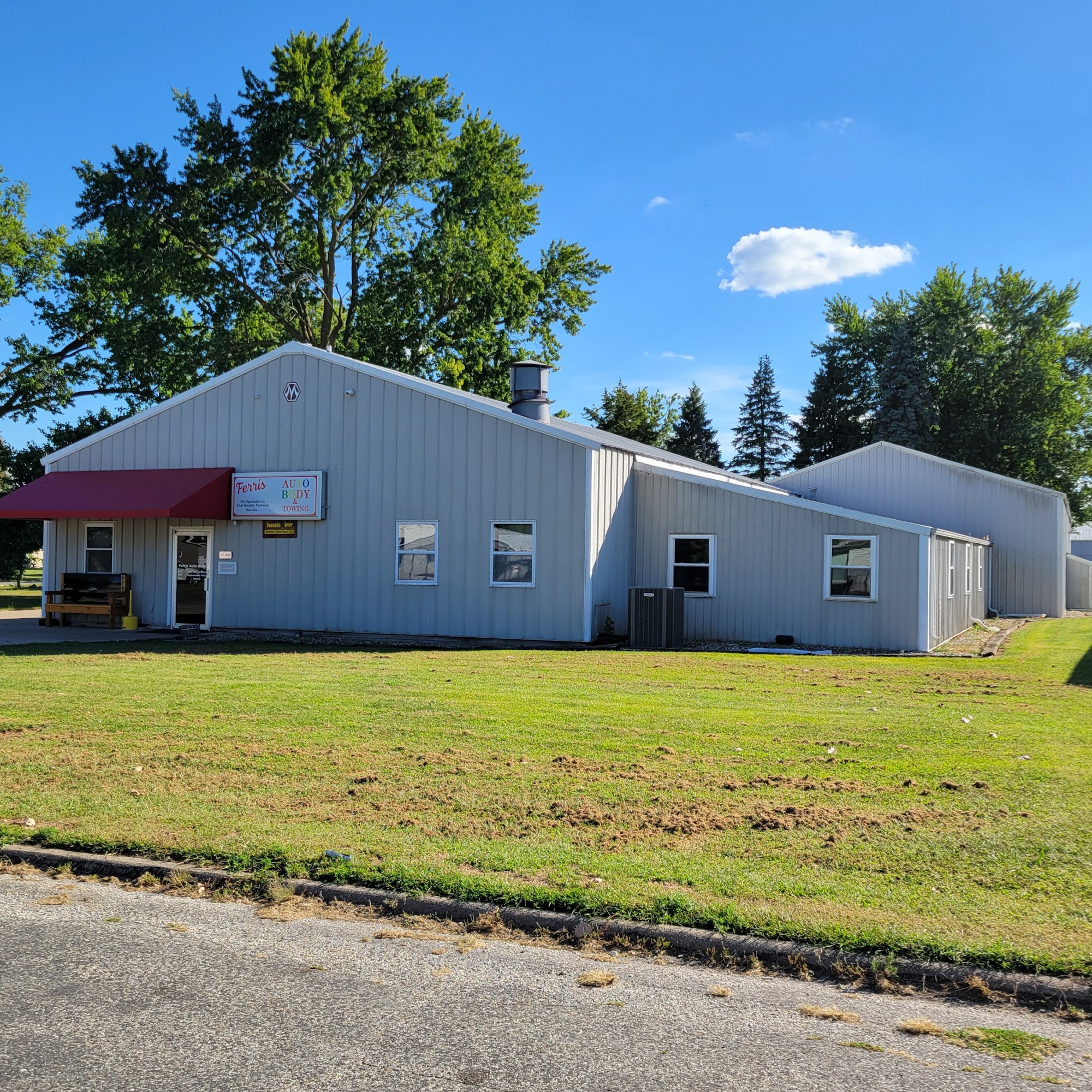 Ferris Auto Body Bushnell