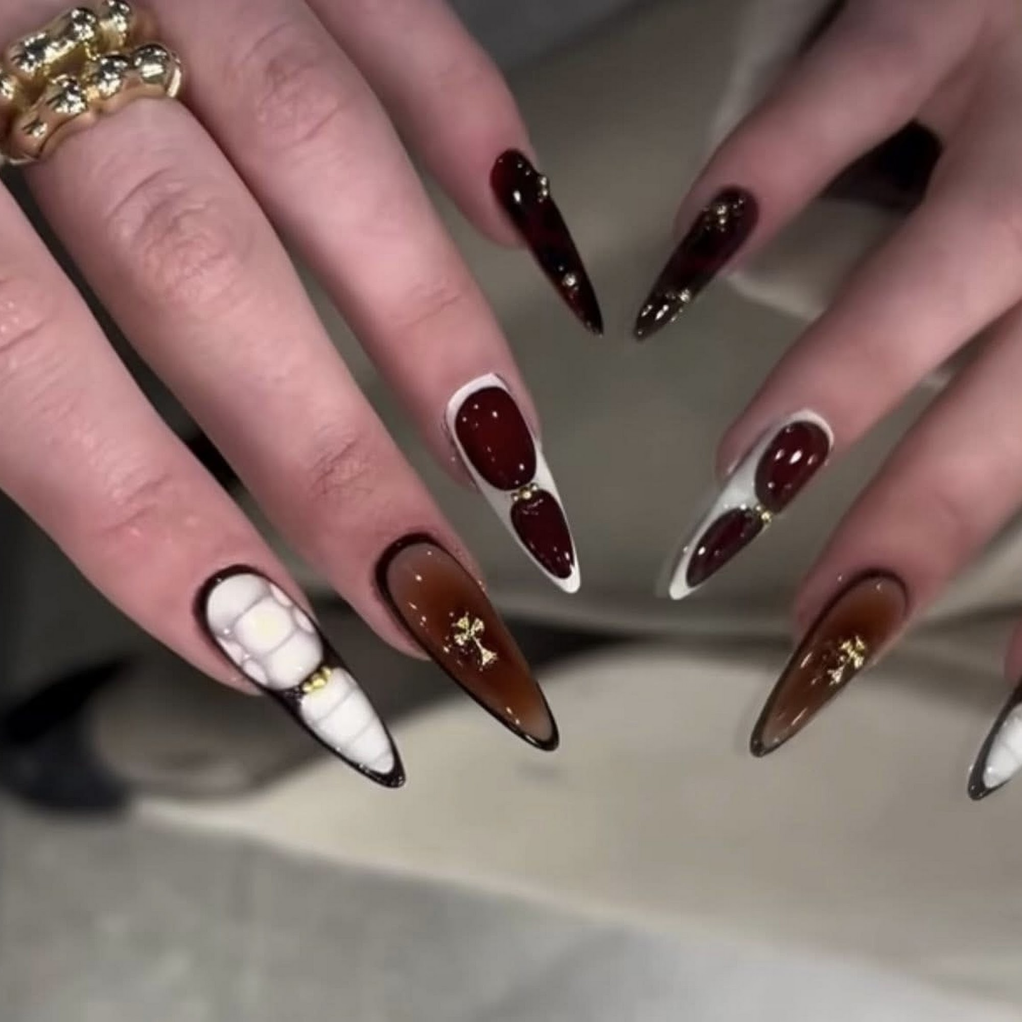 Luxury Nails and Bar