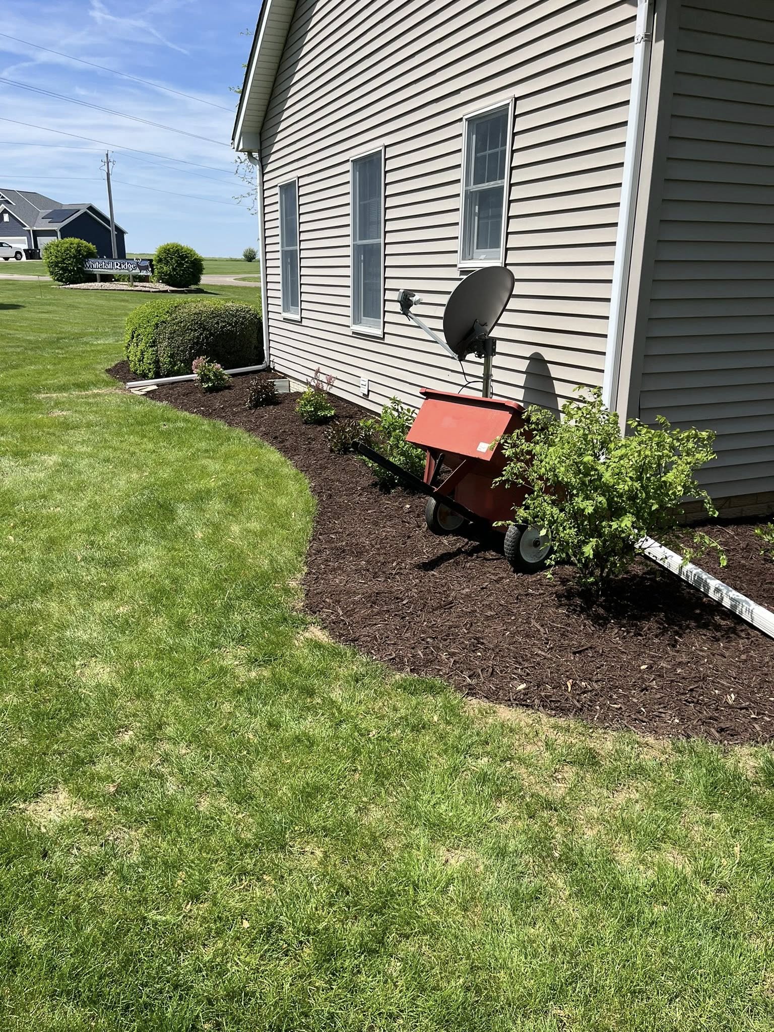 Boitnott's Lawn & Landscaping 21149 County Rd 600 E, Carlock Illinois 61725