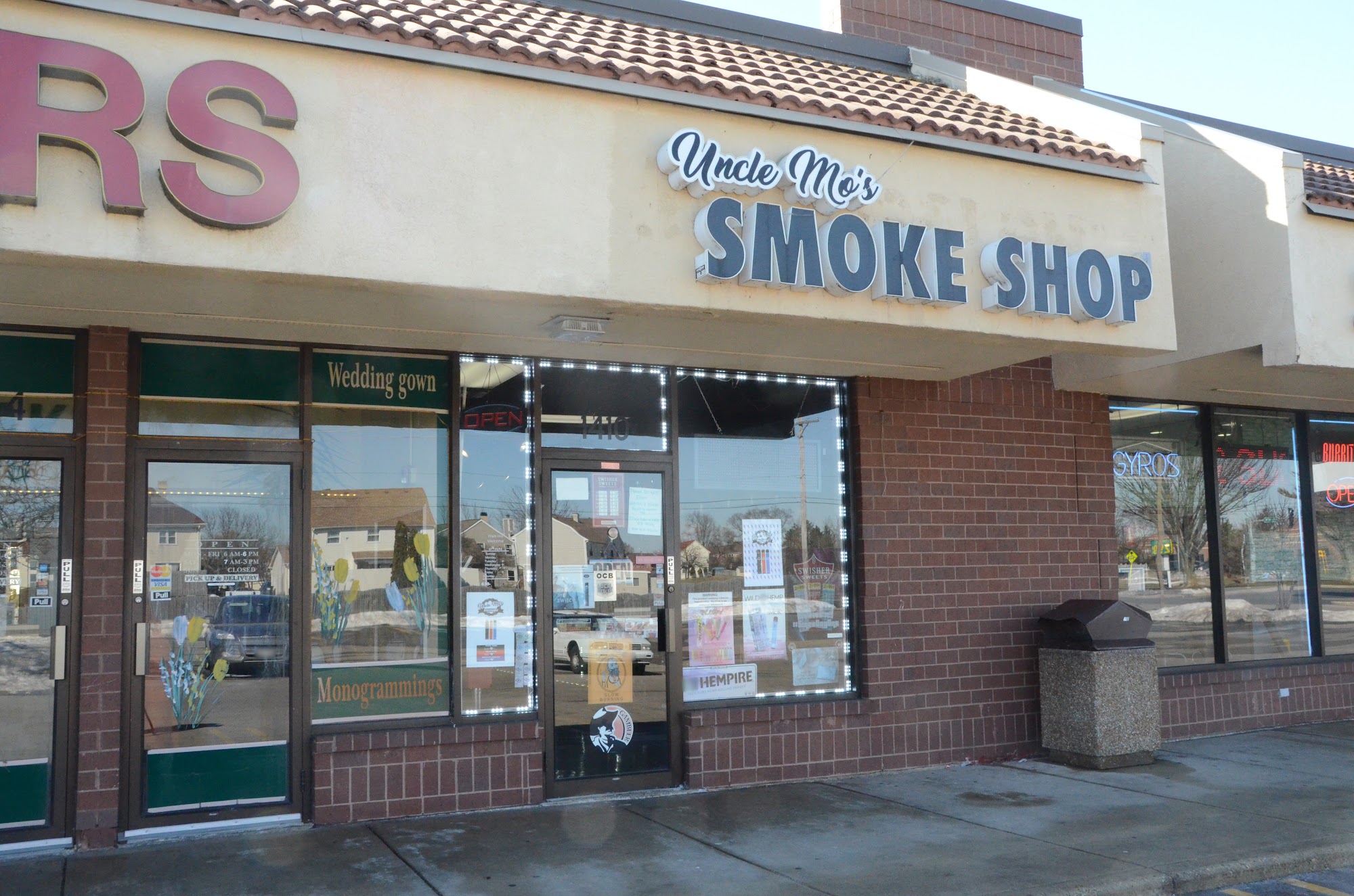 Uncle Mo's Smoke Shop Carol Stream