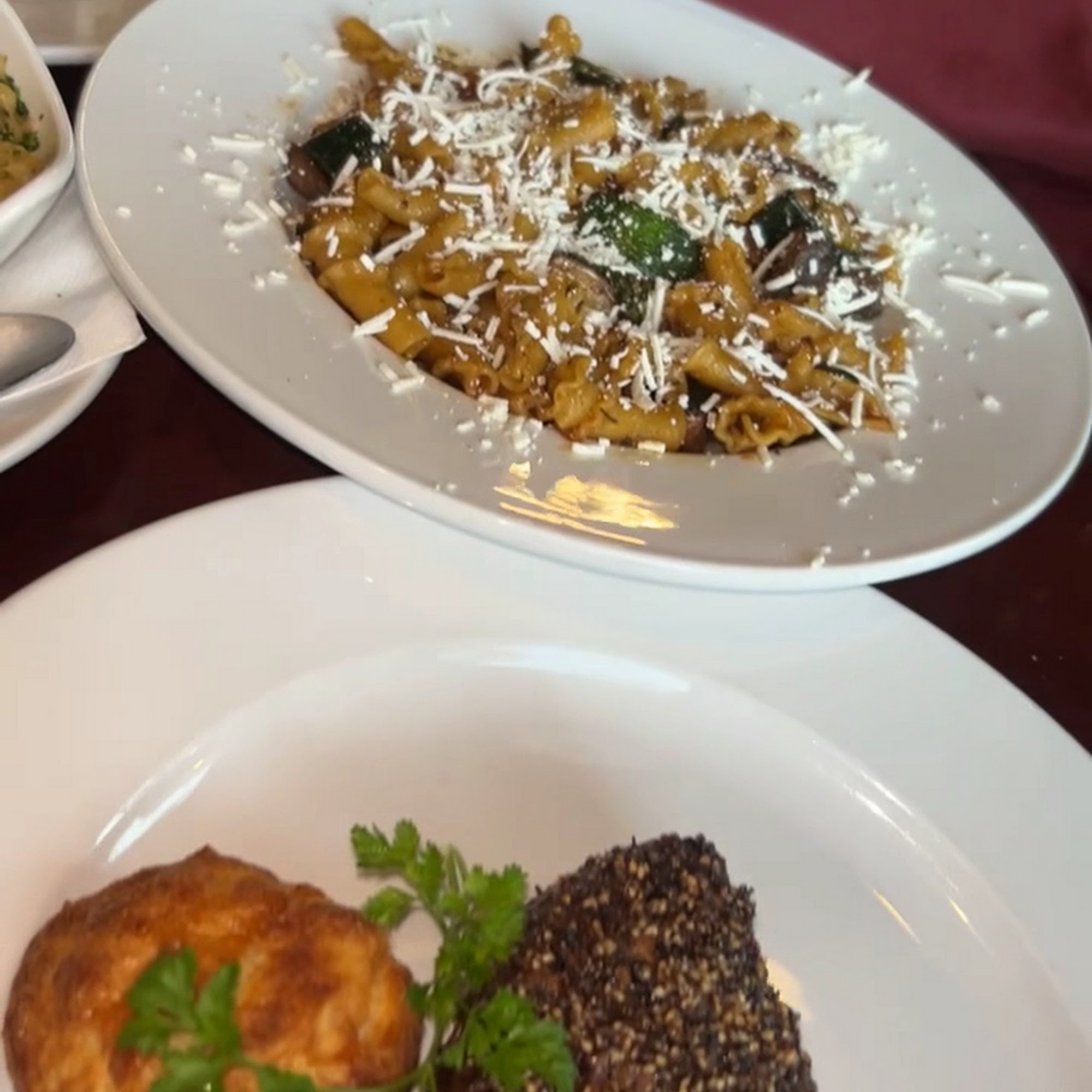 Hamilton Walker's Champaign