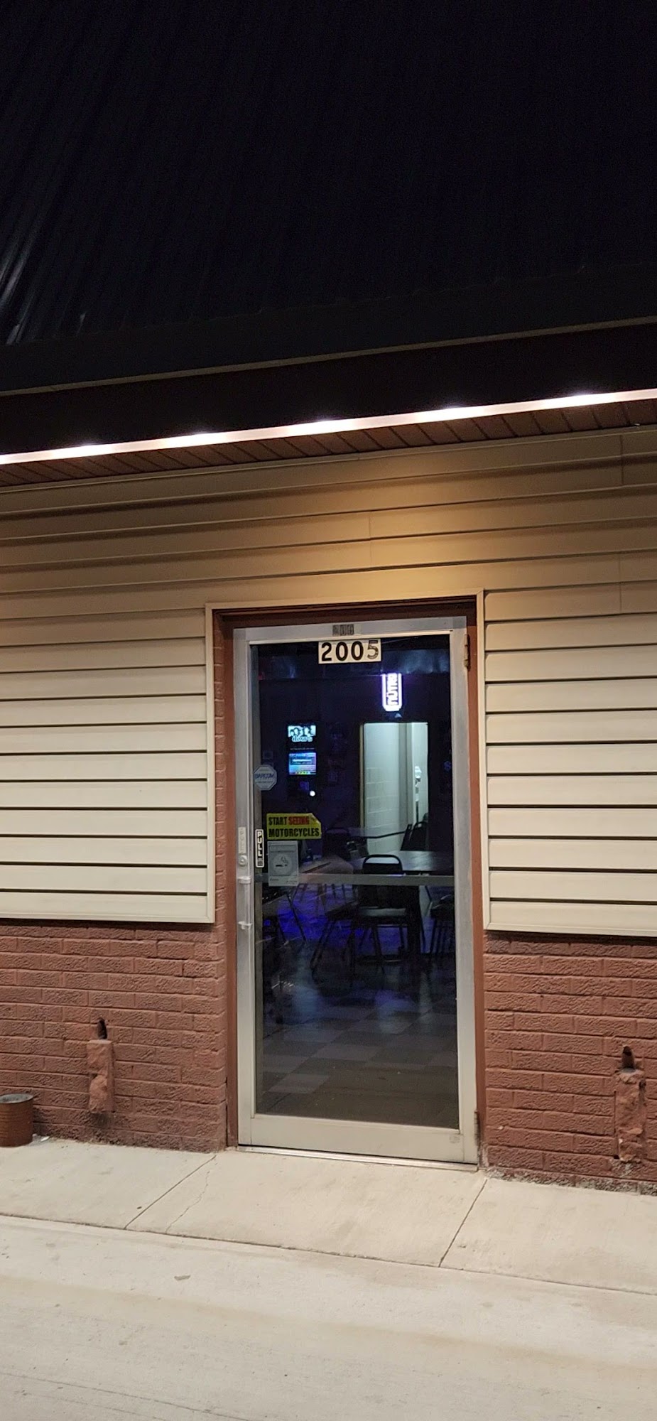 Salty Dawg Bar & Grille Chester